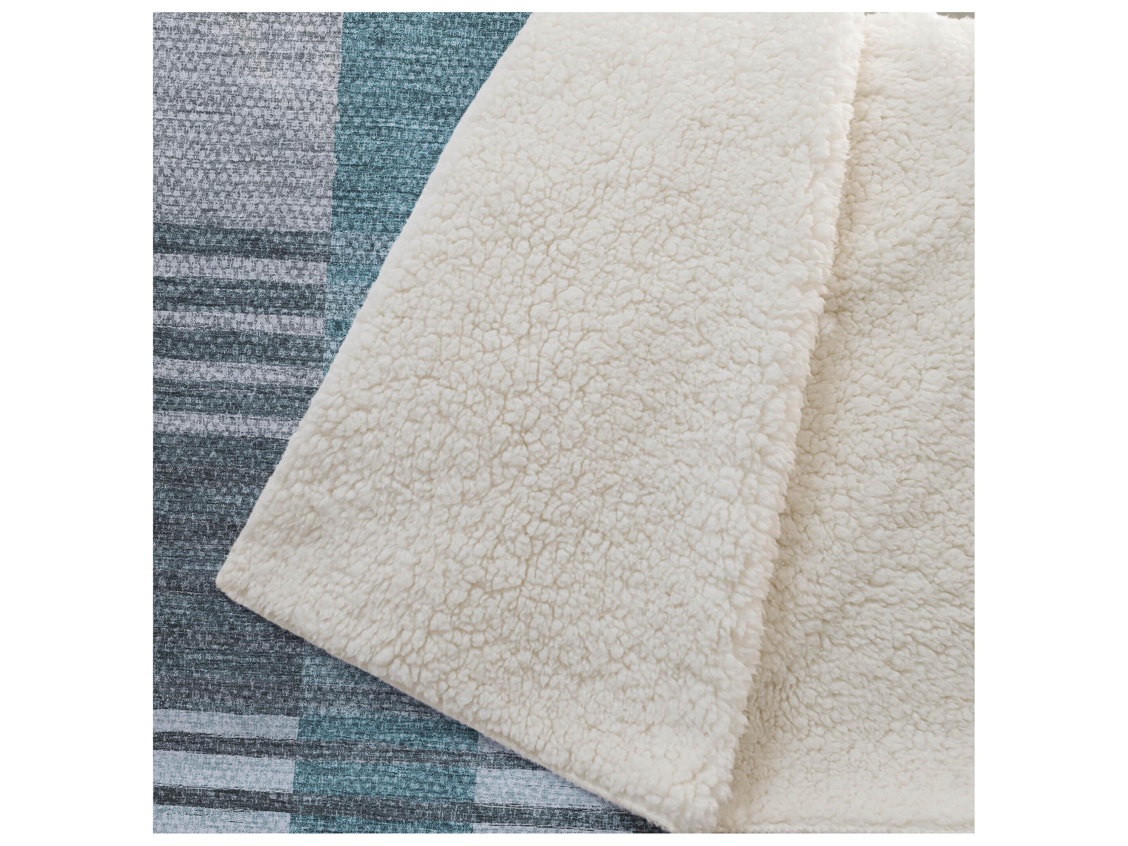 Dalyn Sherpa Teal Polyester Throw