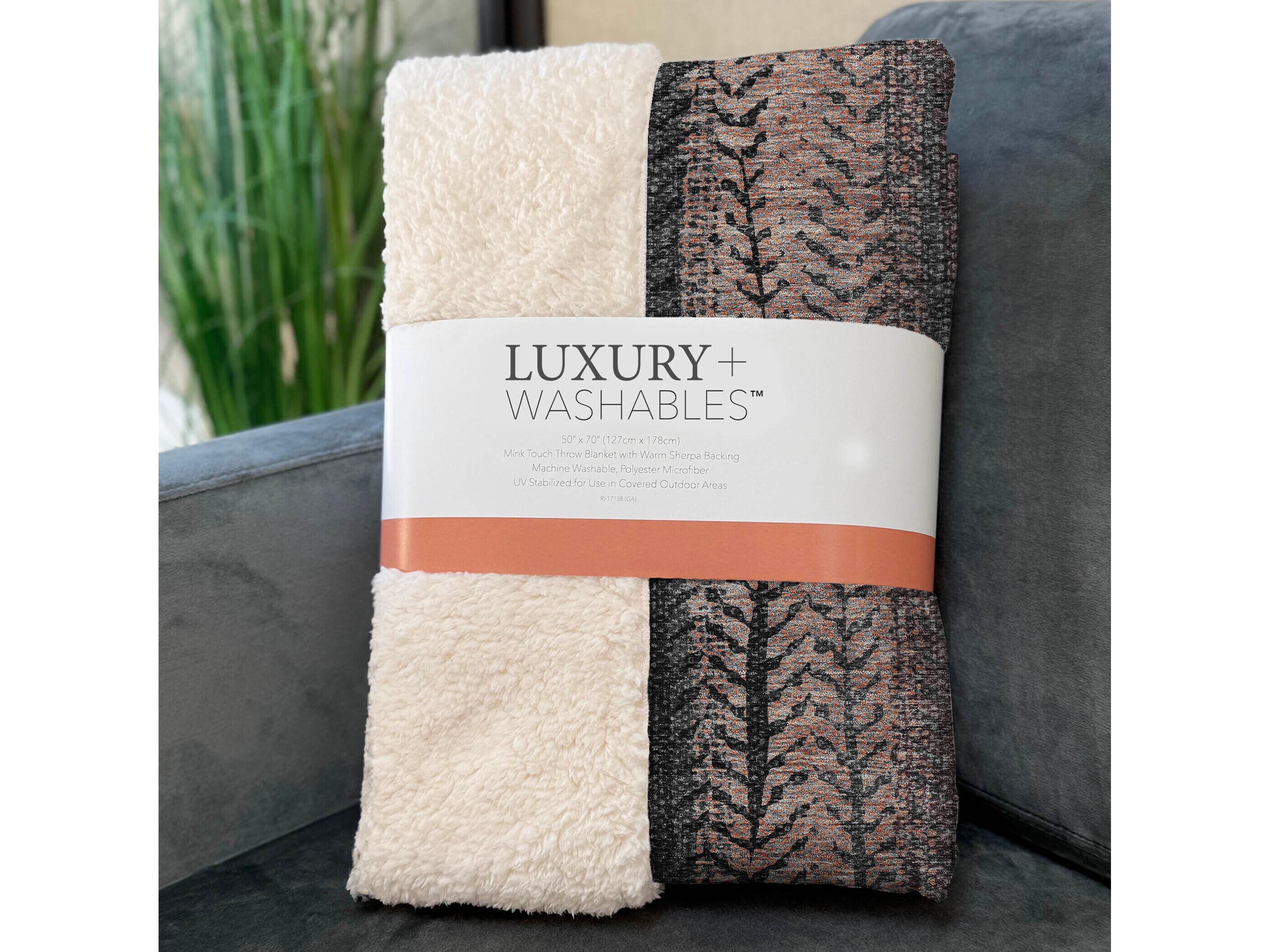 Dalyn Sherpa Orange Polyester Throw