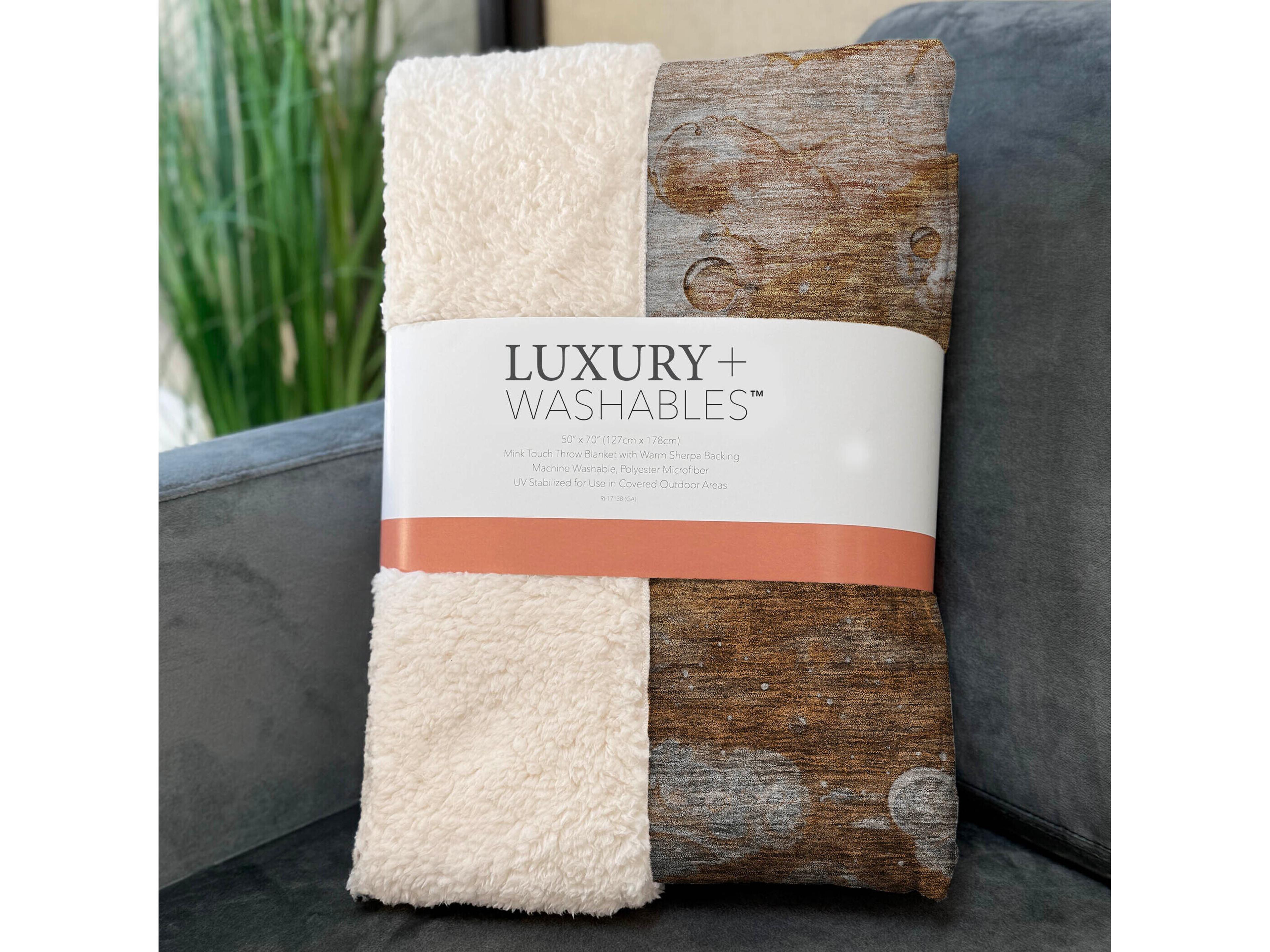 Dalyn Sherpa Orange Polyester Throw