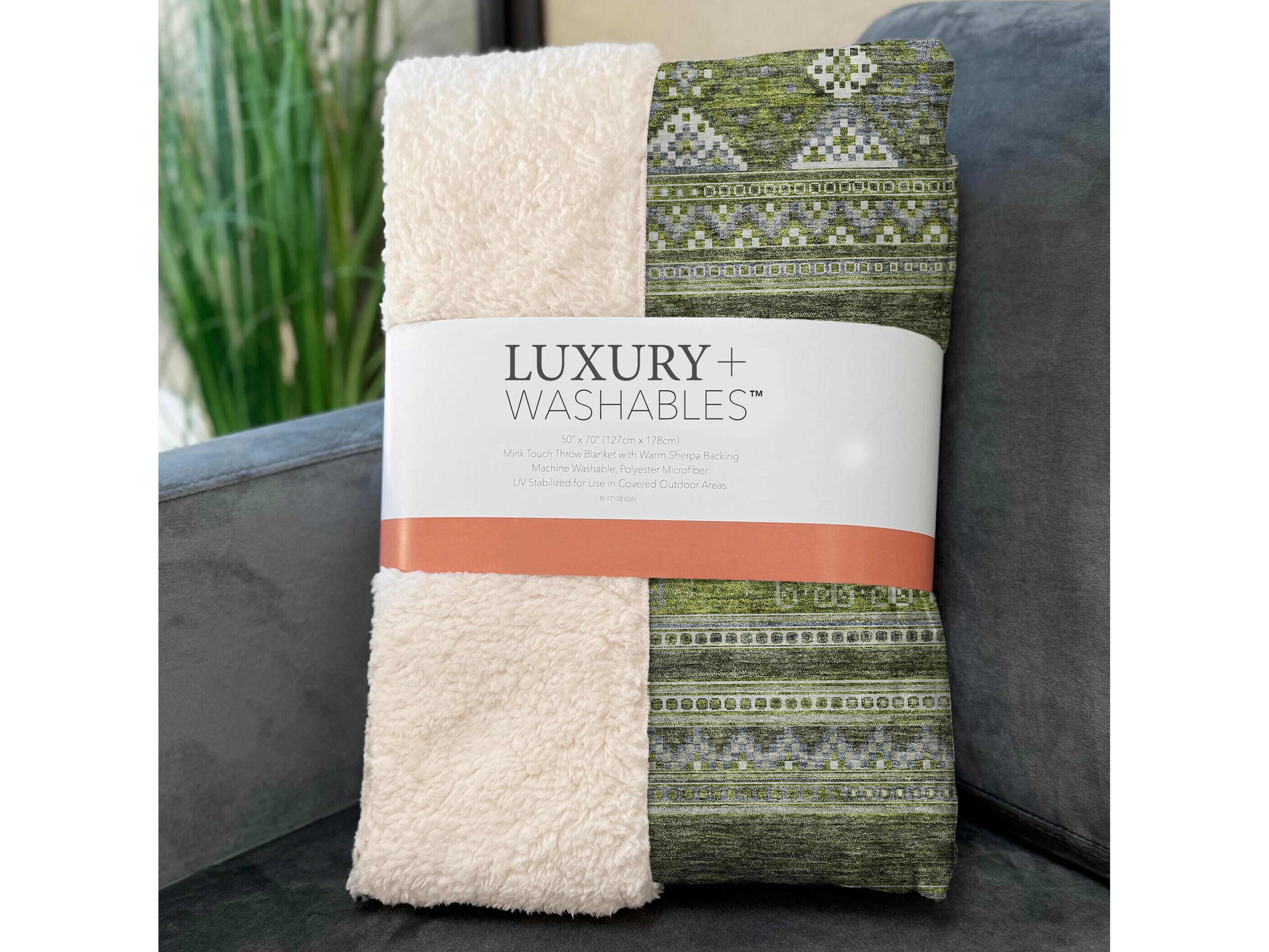 Dalyn Sherpa Green Polyester Throw