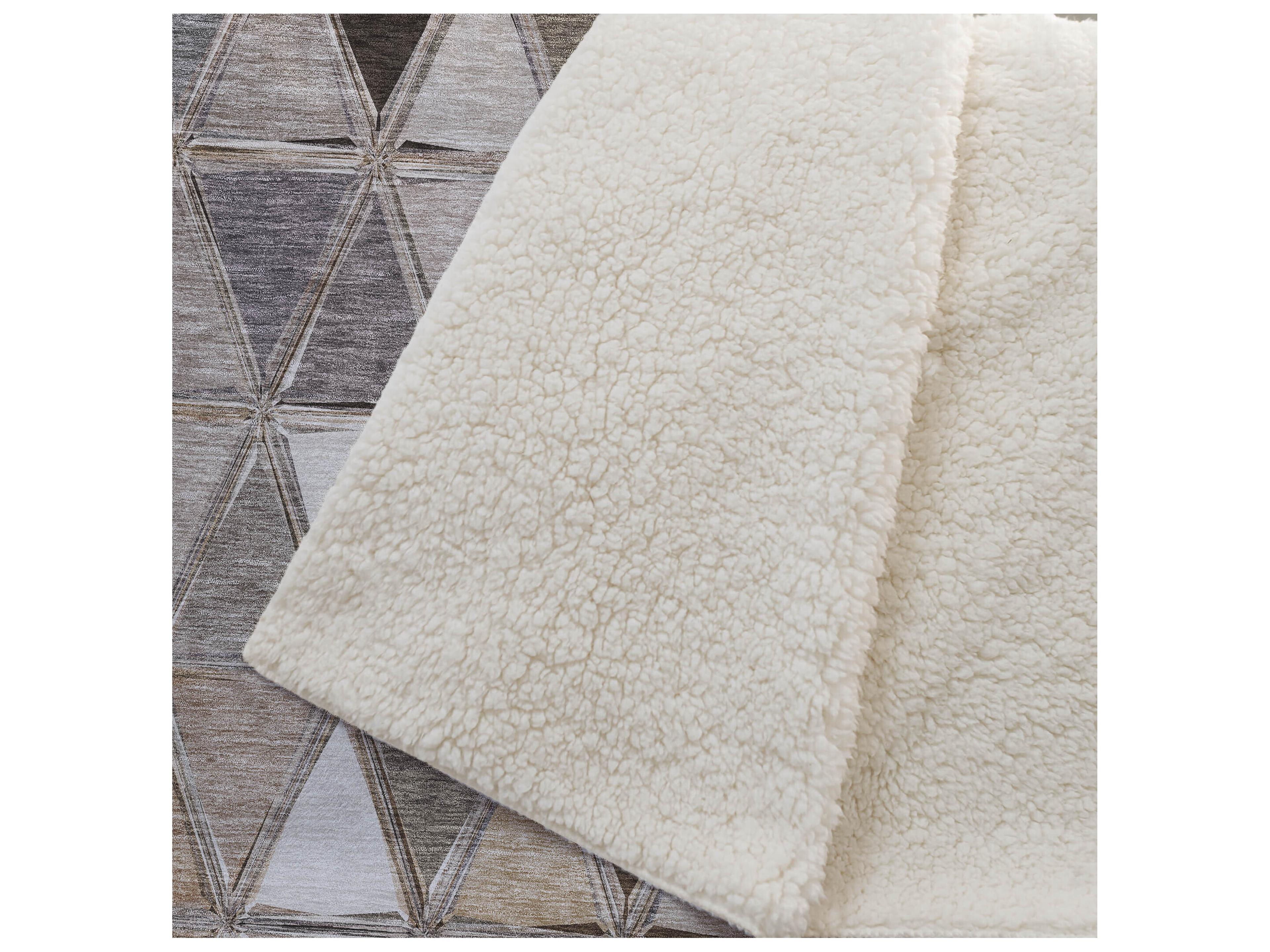 Dalyn Sherpa Brown Polyester Throw