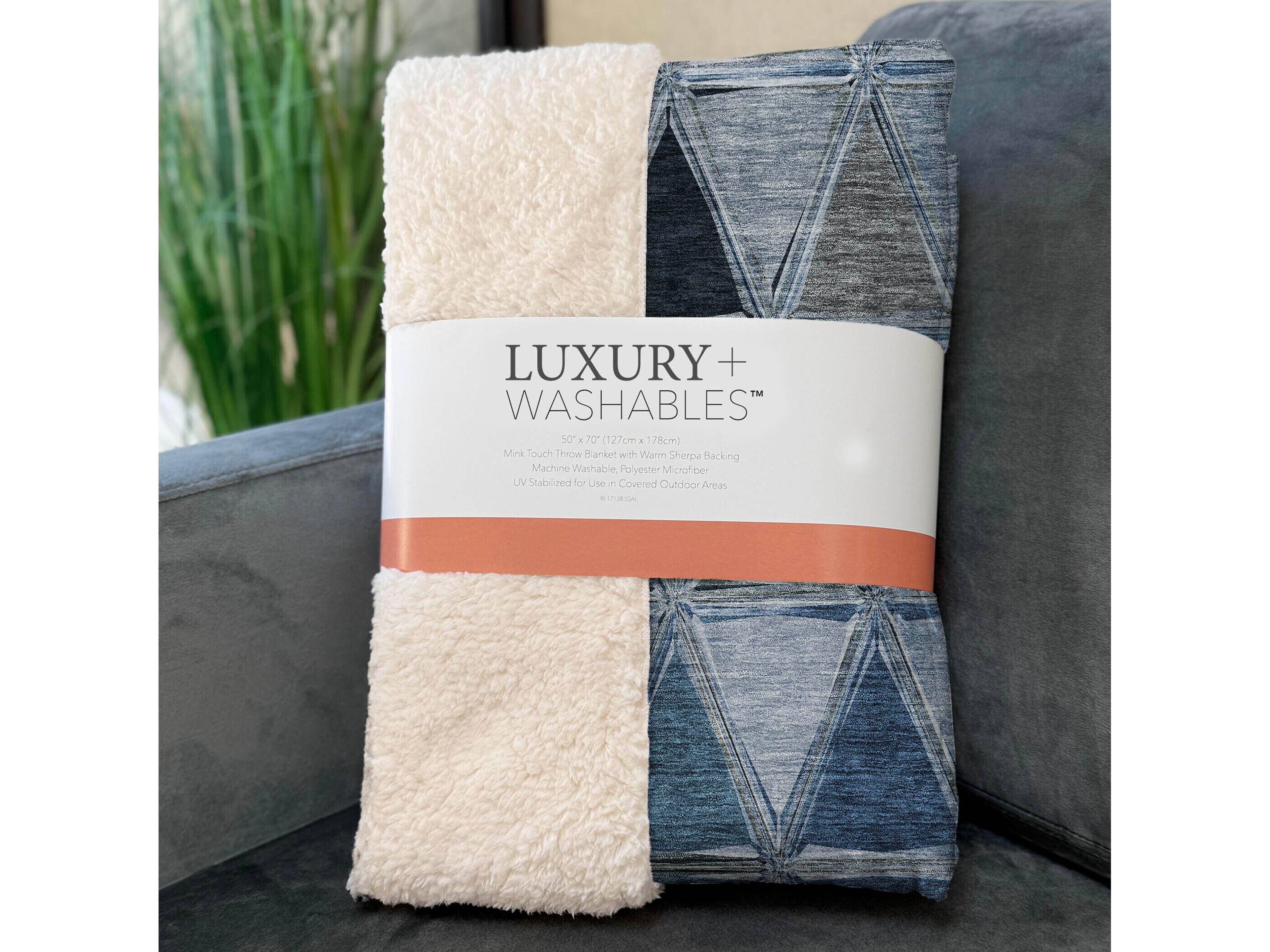 Dalyn Sherpa Blue Polyester Throw