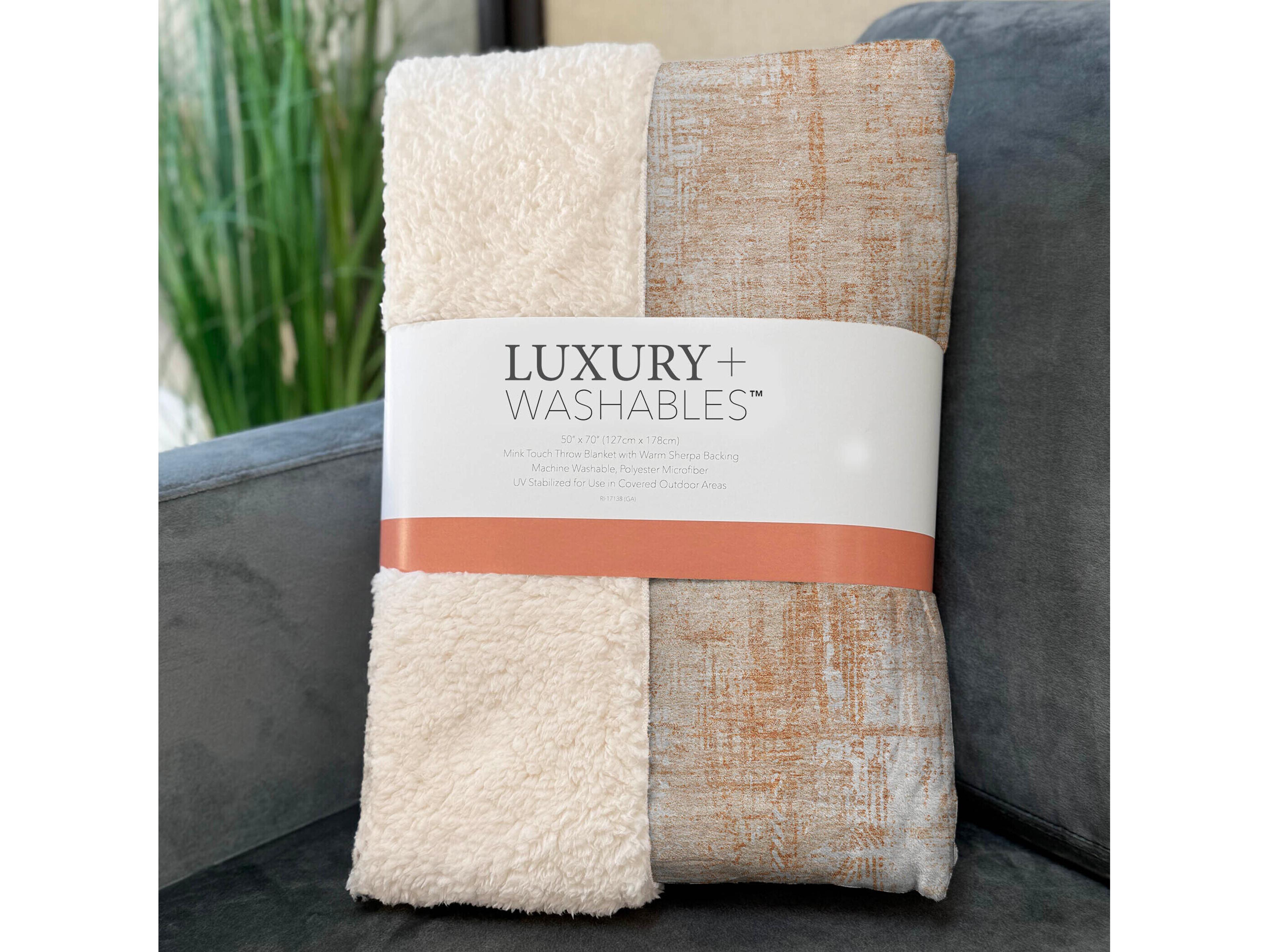 Dalyn Sherpa Orange Polyester Throw