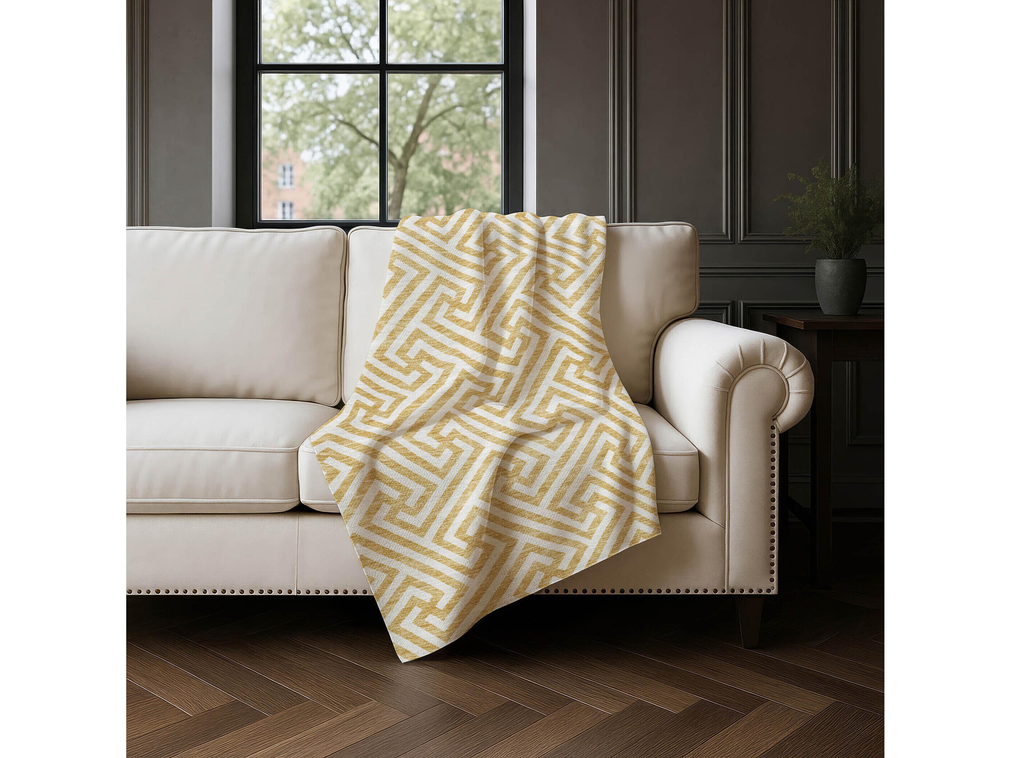 Dalyn Sherpa Gold Polyester Throw