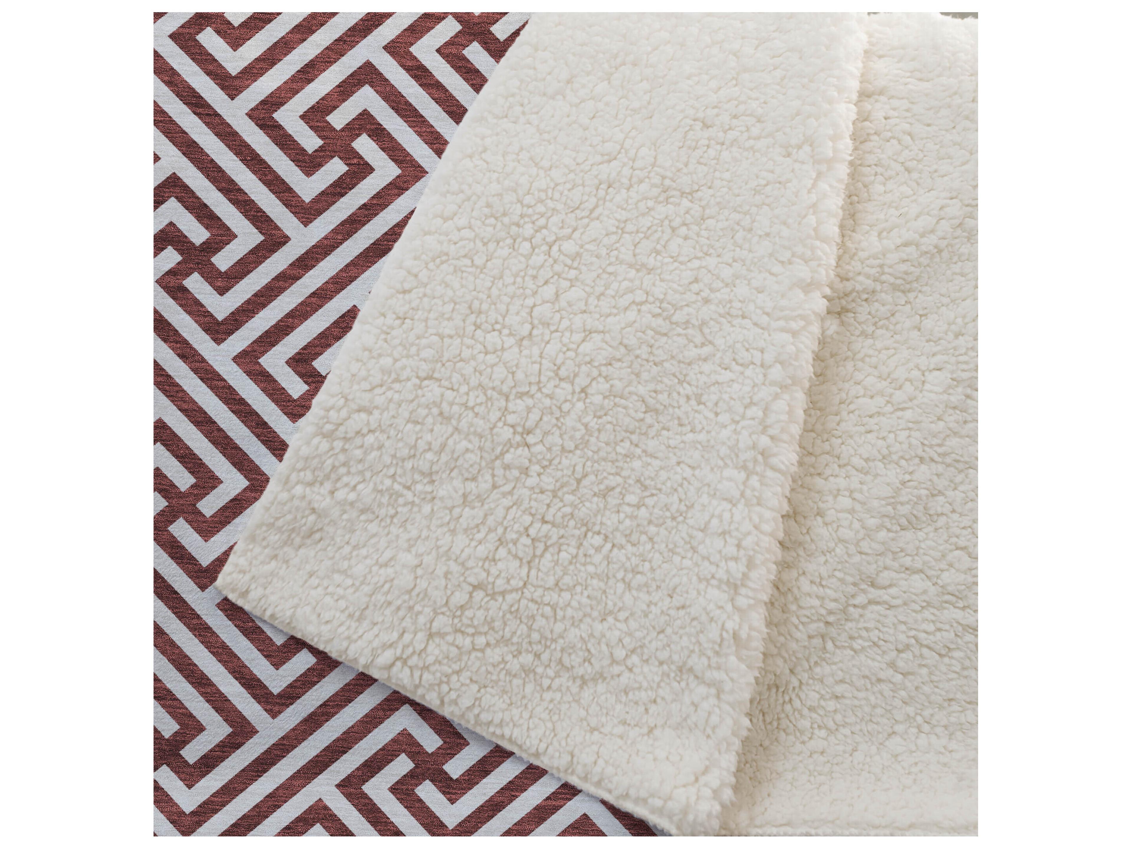 Dalyn Sherpa Red Polyester Throw