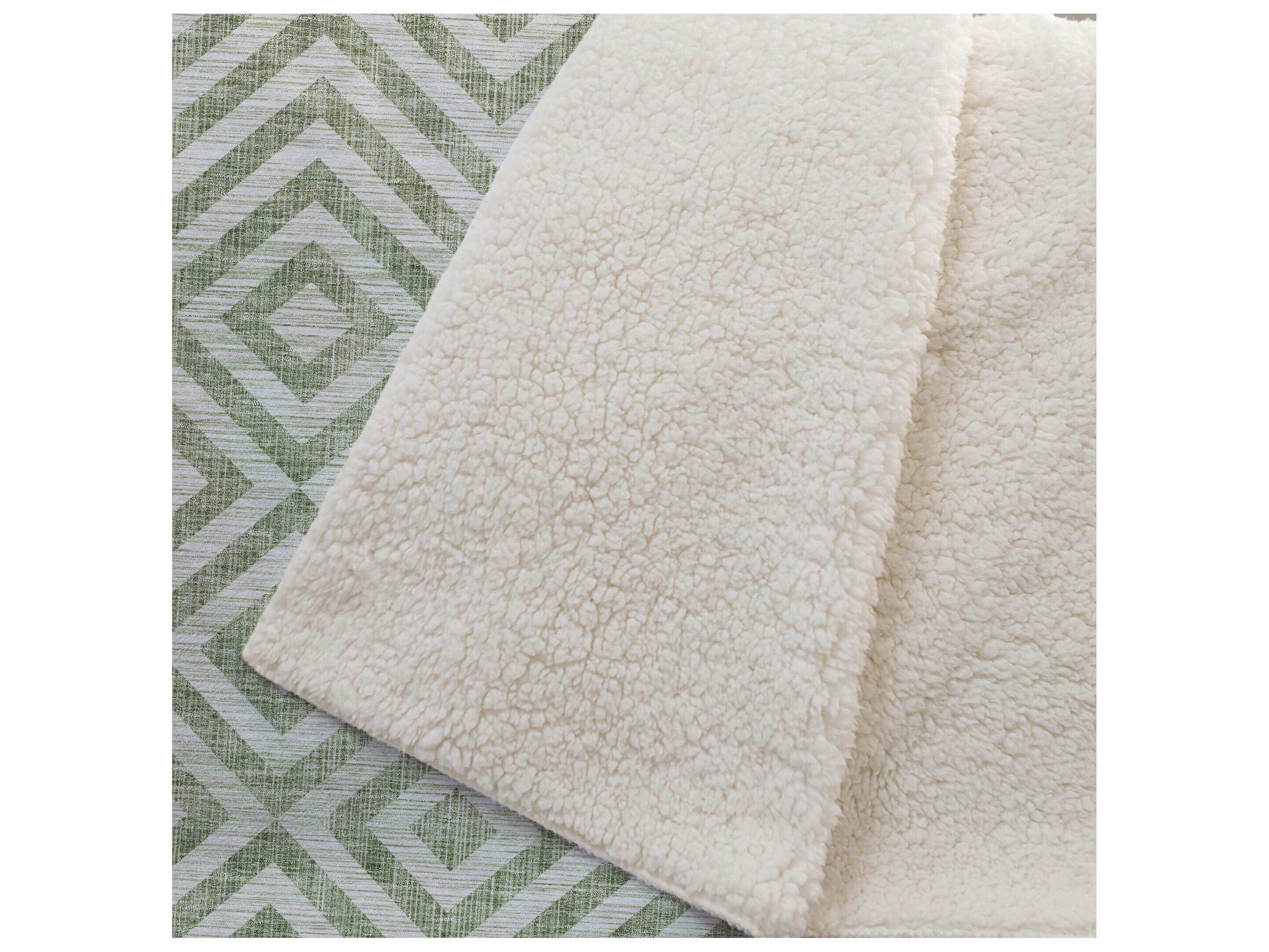Dalyn Sherpa Green Polyester Throw