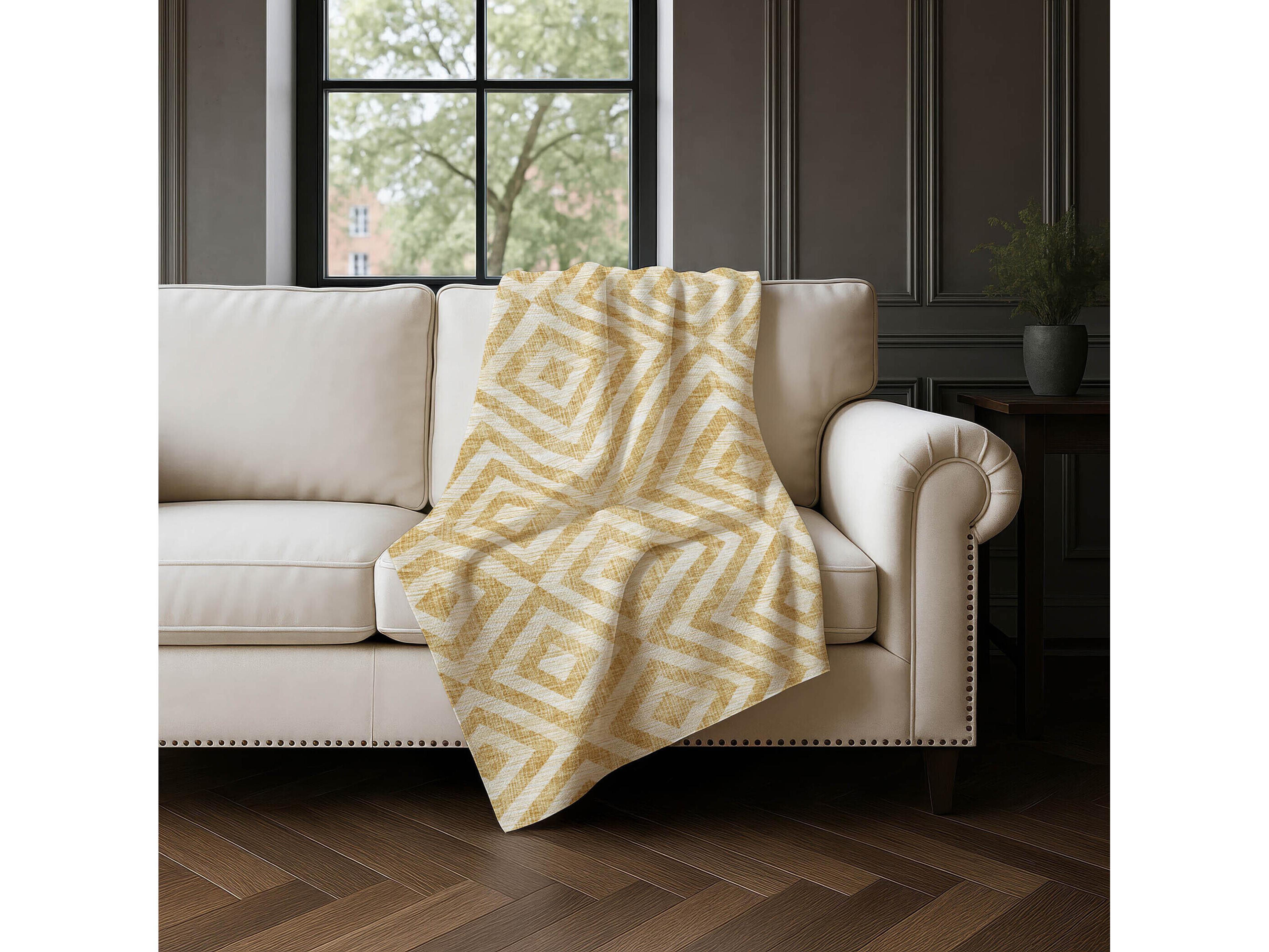 Dalyn Sherpa Gold Polyester Throw