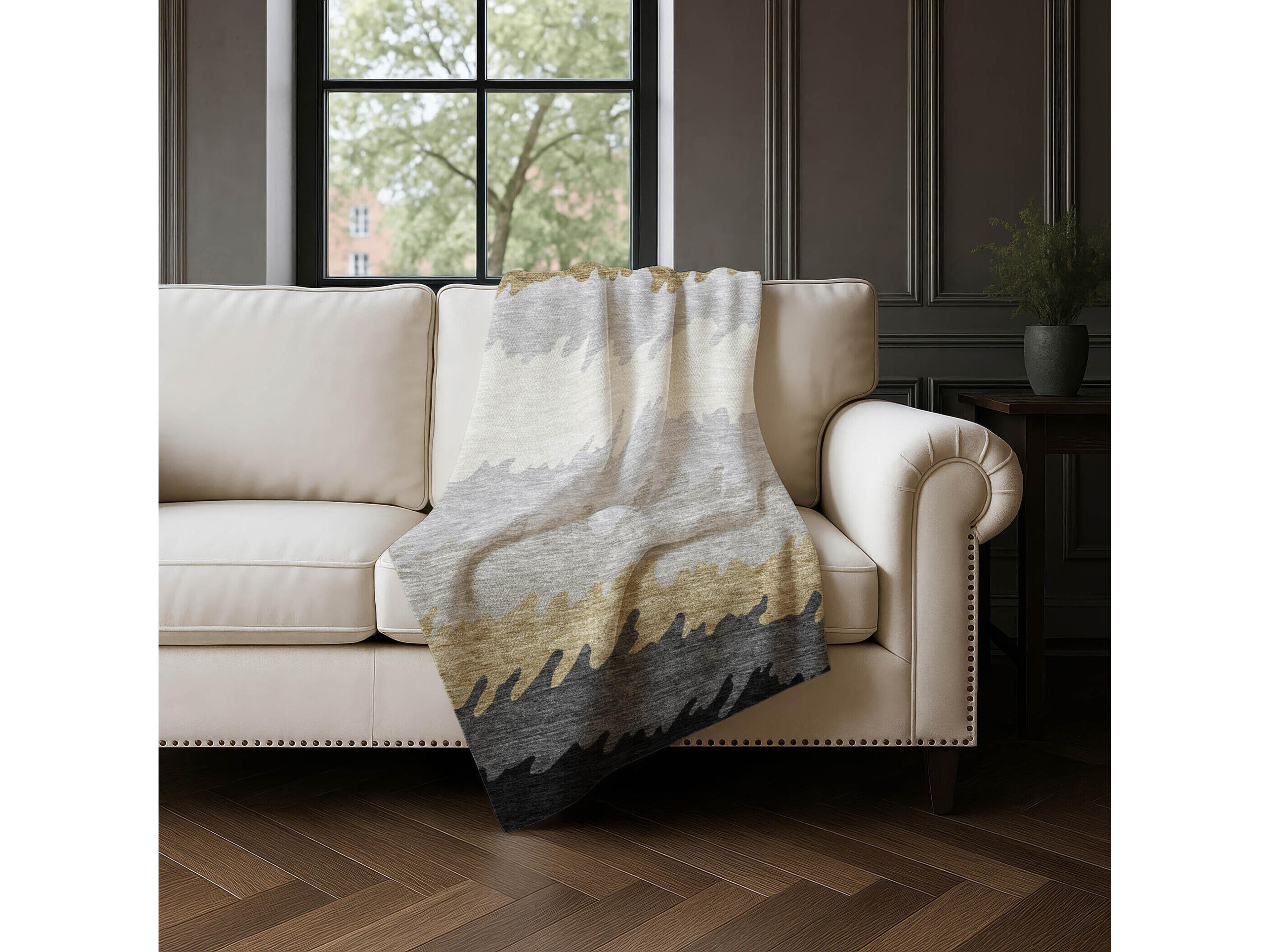 Dalyn Sherpa Black Polyester Throw