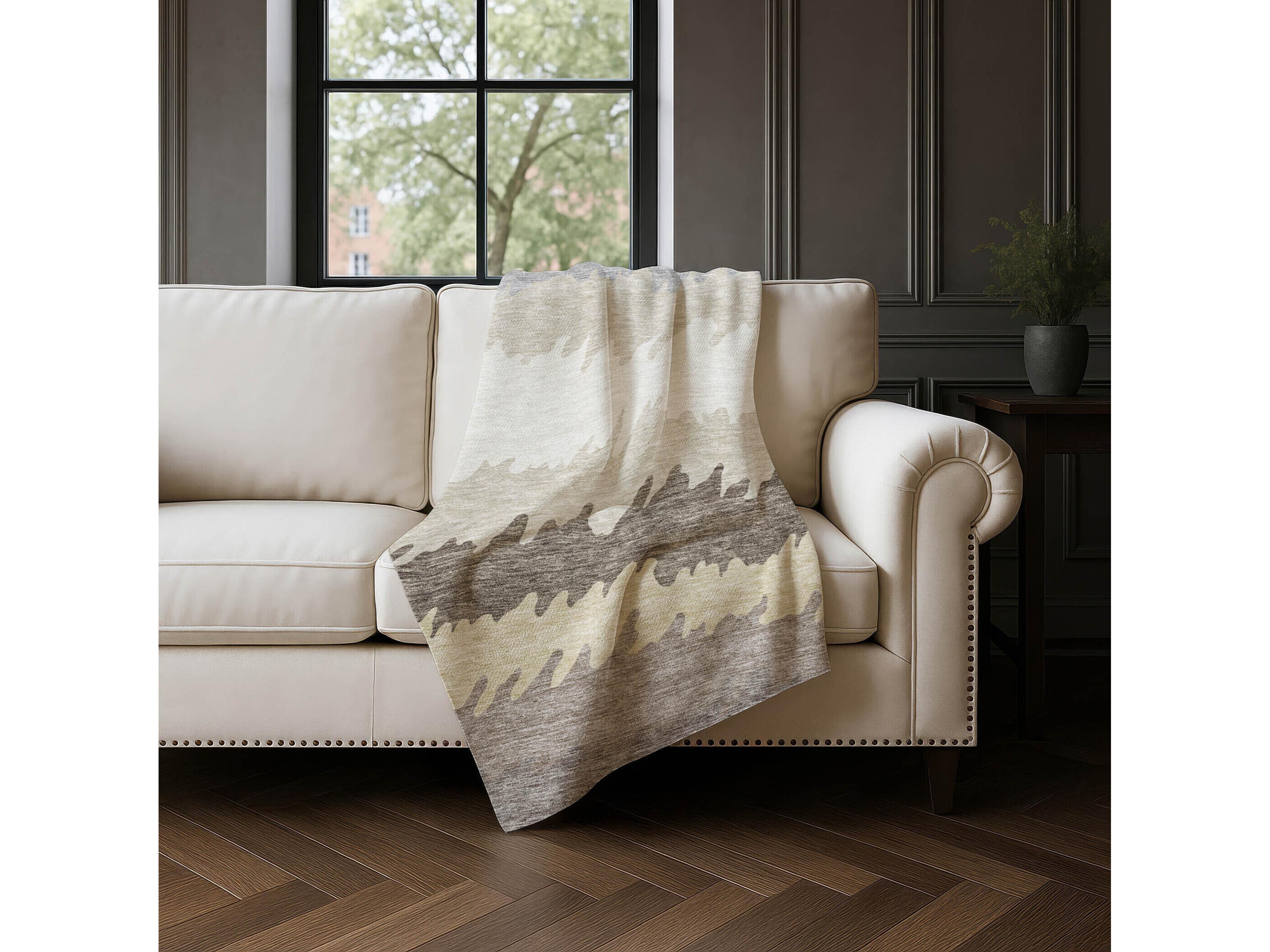 Dalyn Sherpa Brown Polyester Throw