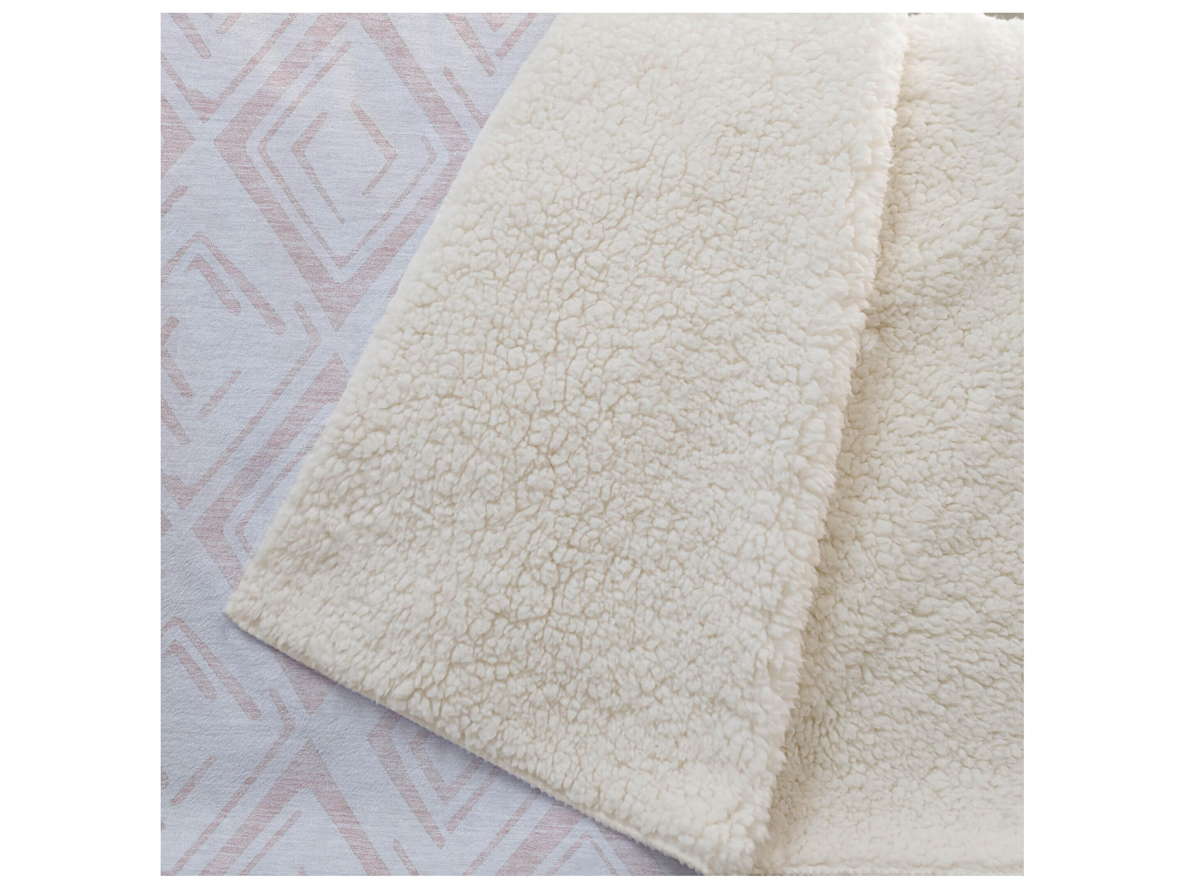 Dalyn Sherpa Pink Polyester Throw