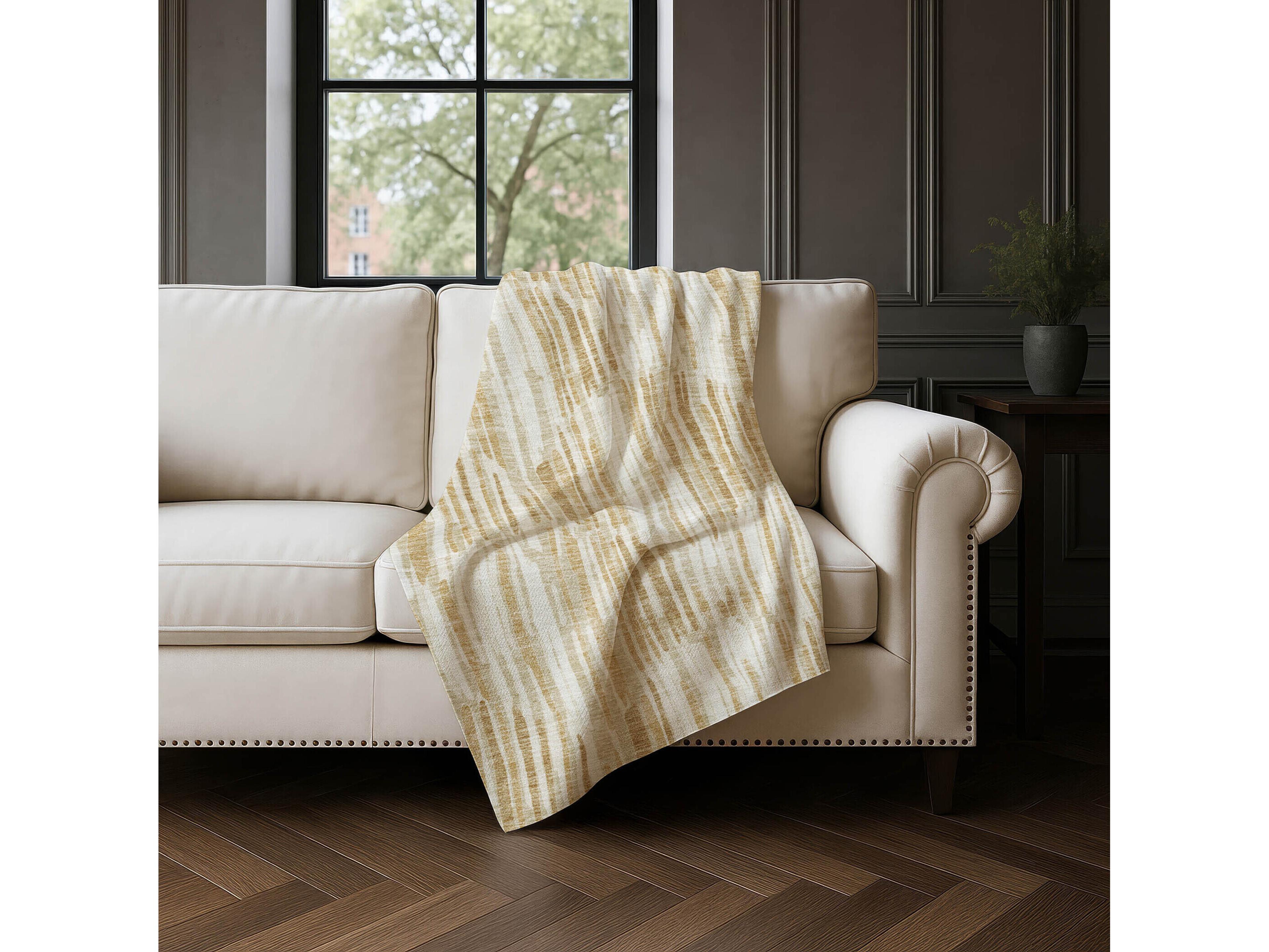 Dalyn Sherpa Gold Polyester Throw