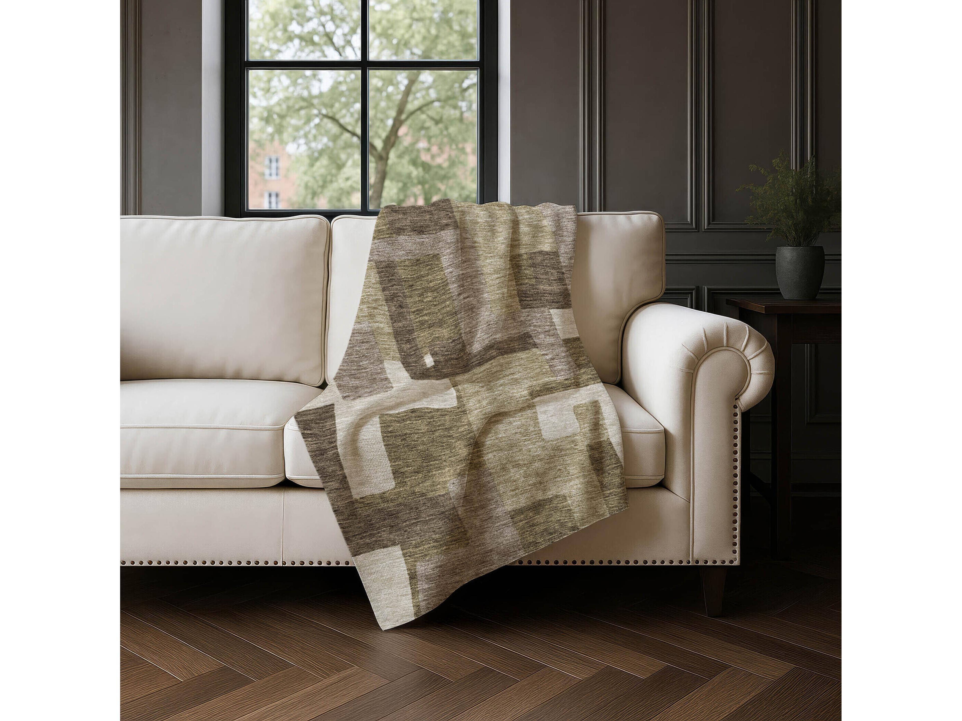 Dalyn Sherpa Brown Polyester Throw