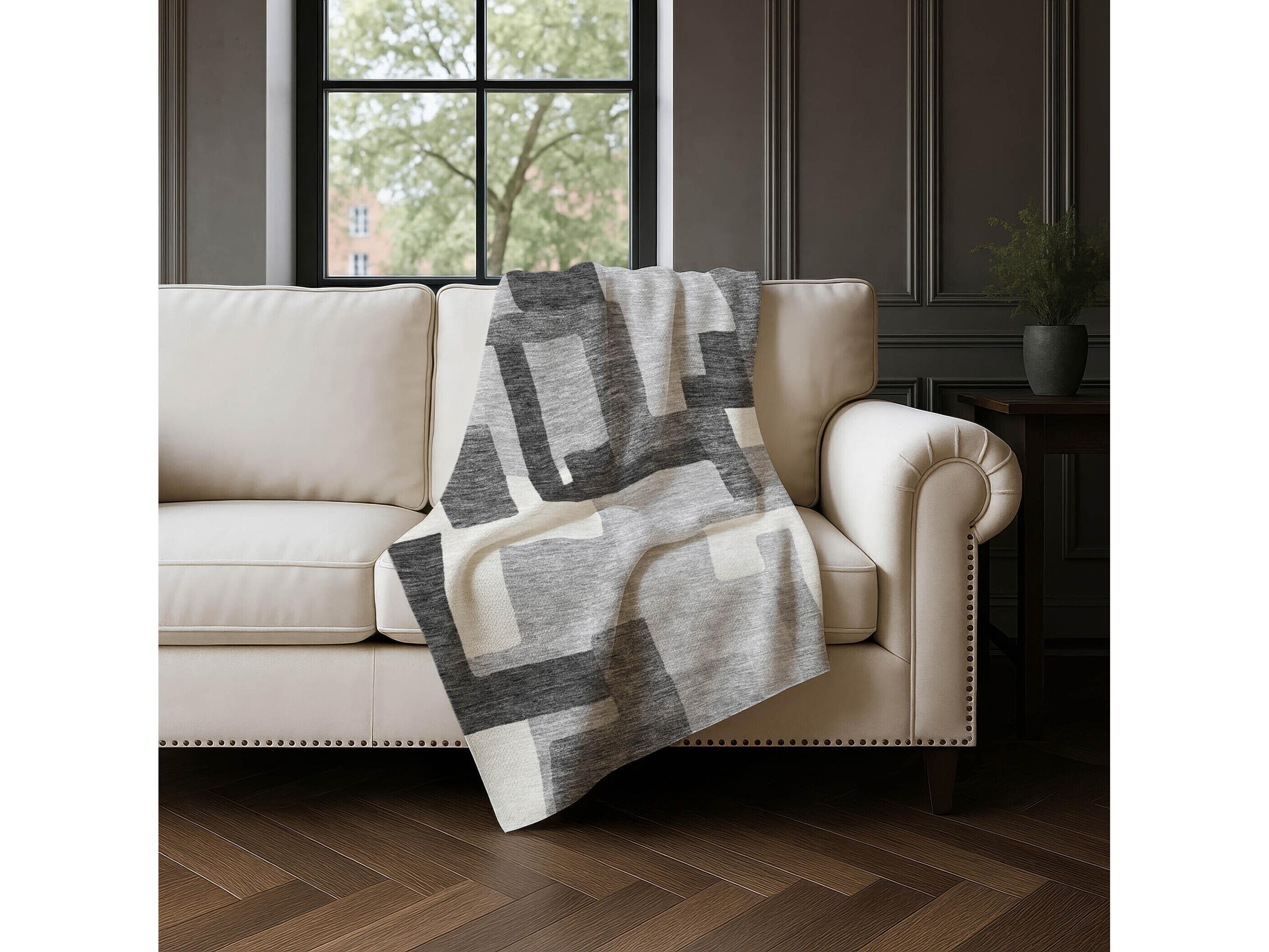 Dalyn Sherpa Gray Polyester Throw