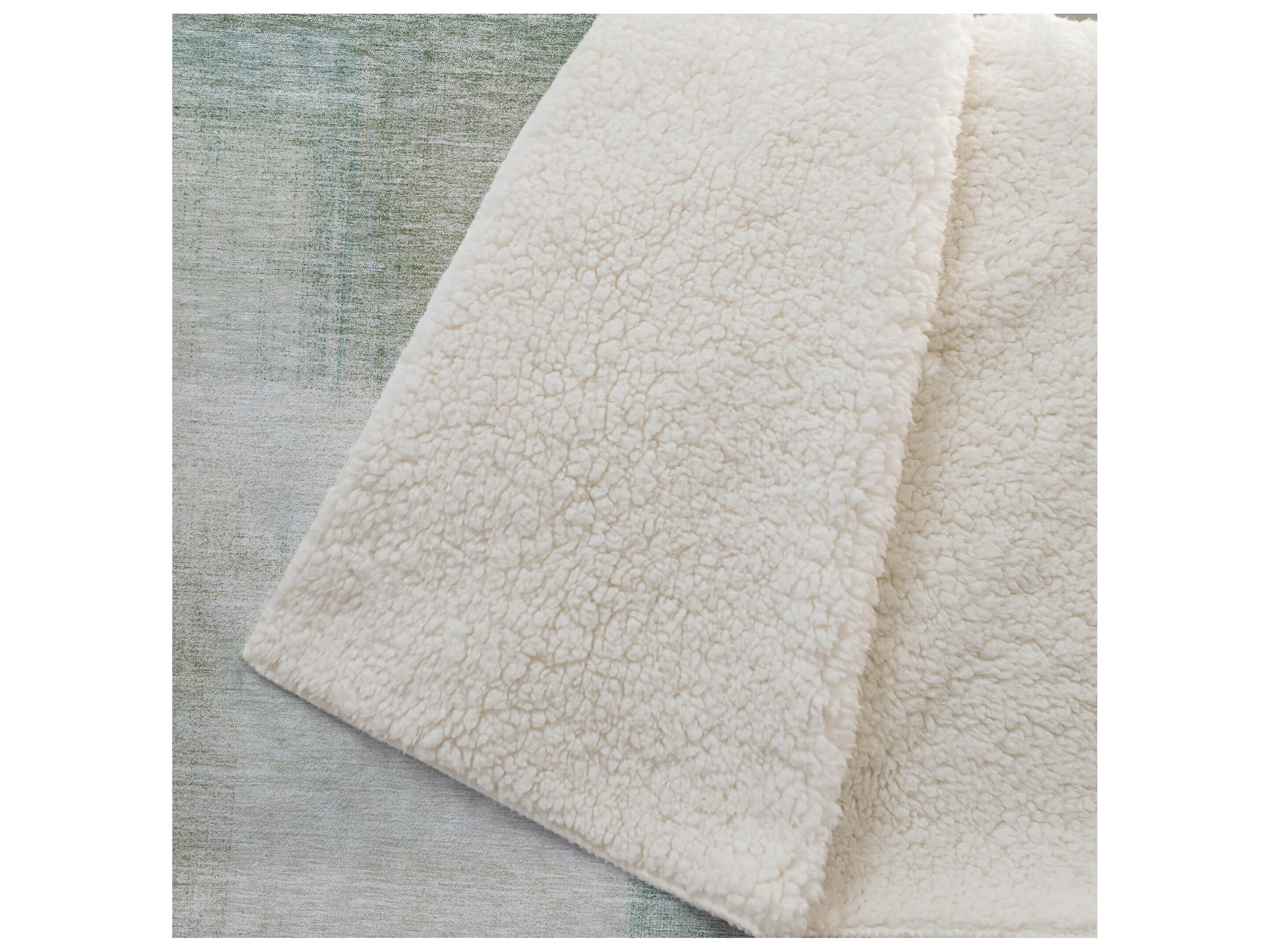 Dalyn Sherpa Green Polyester Throw