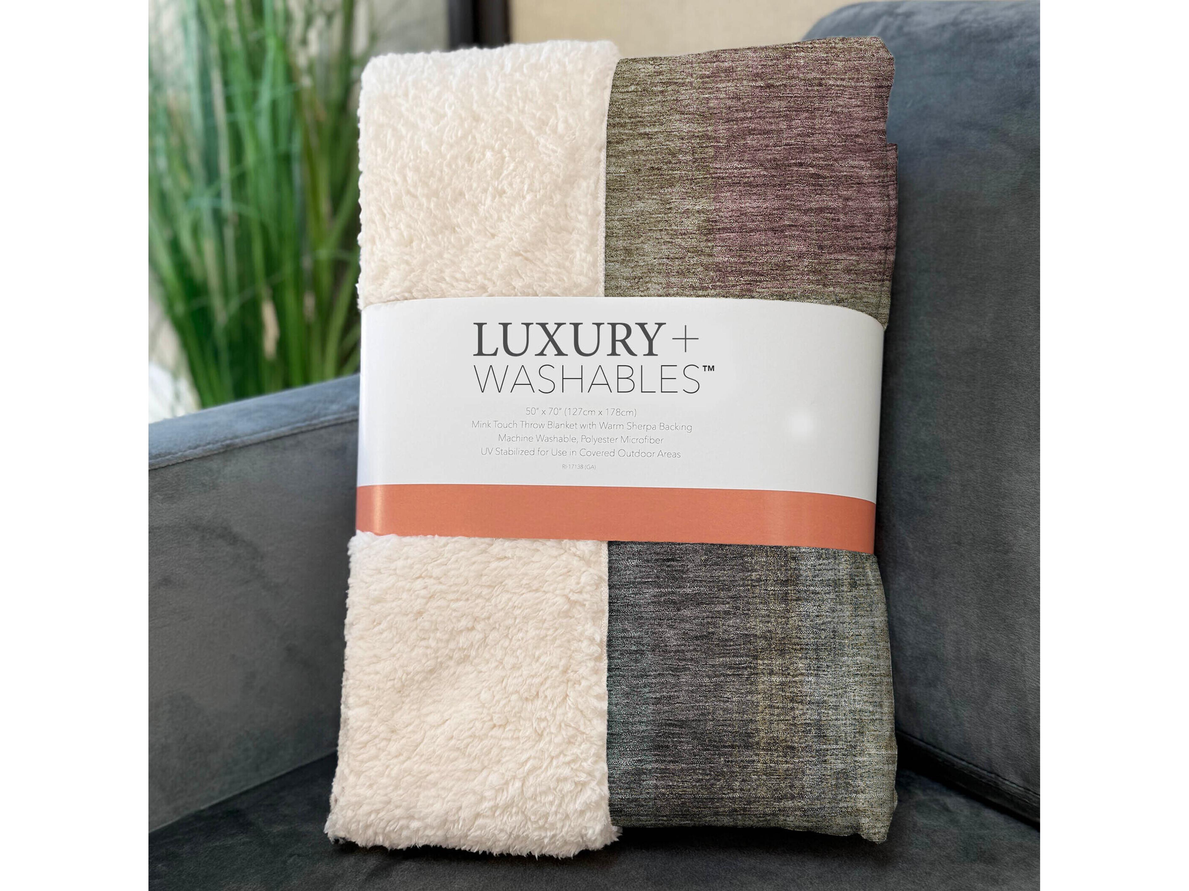 Dalyn Sherpa Brown Polyester Throw