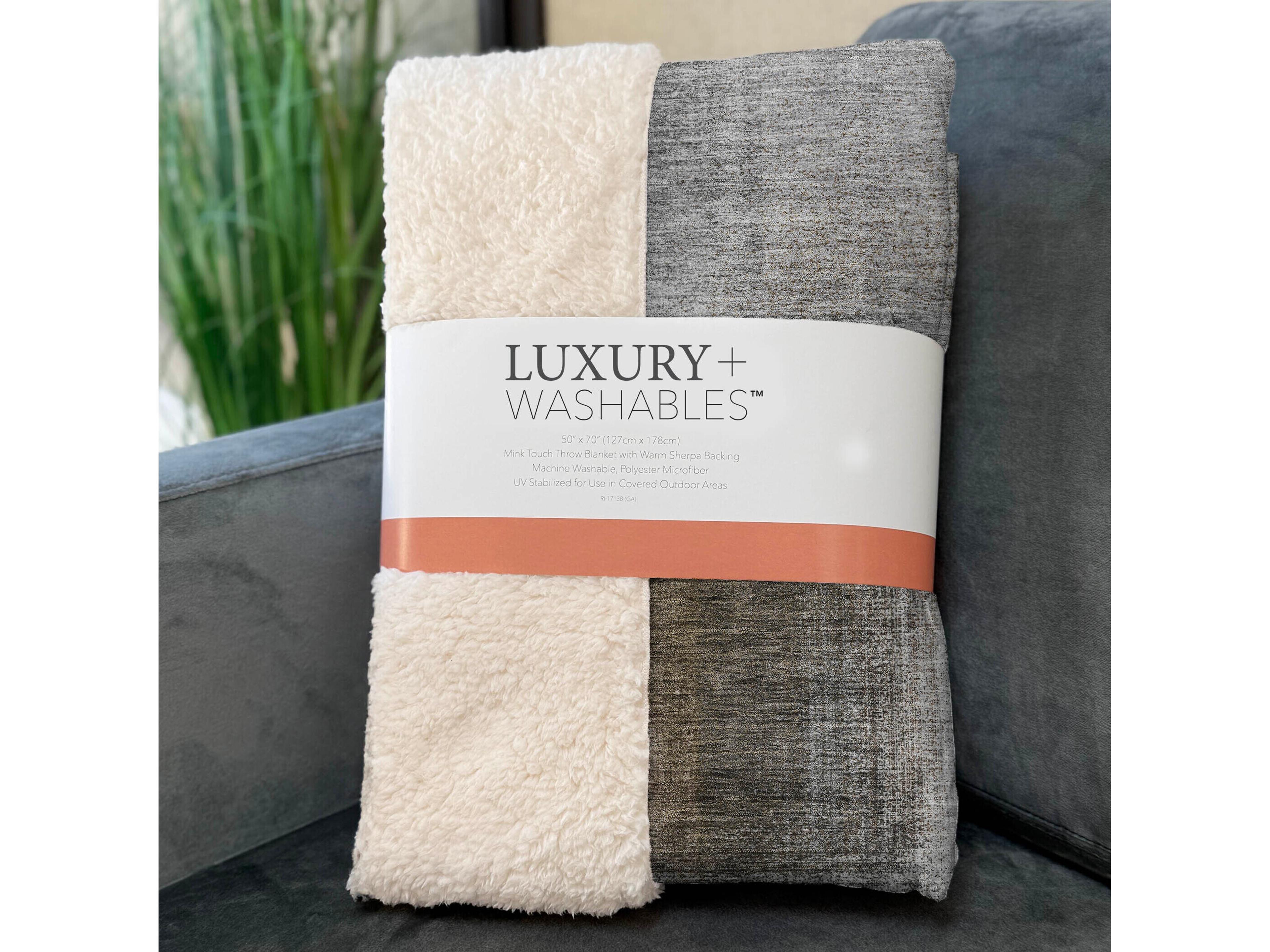 Dalyn Sherpa Gray Polyester Throw