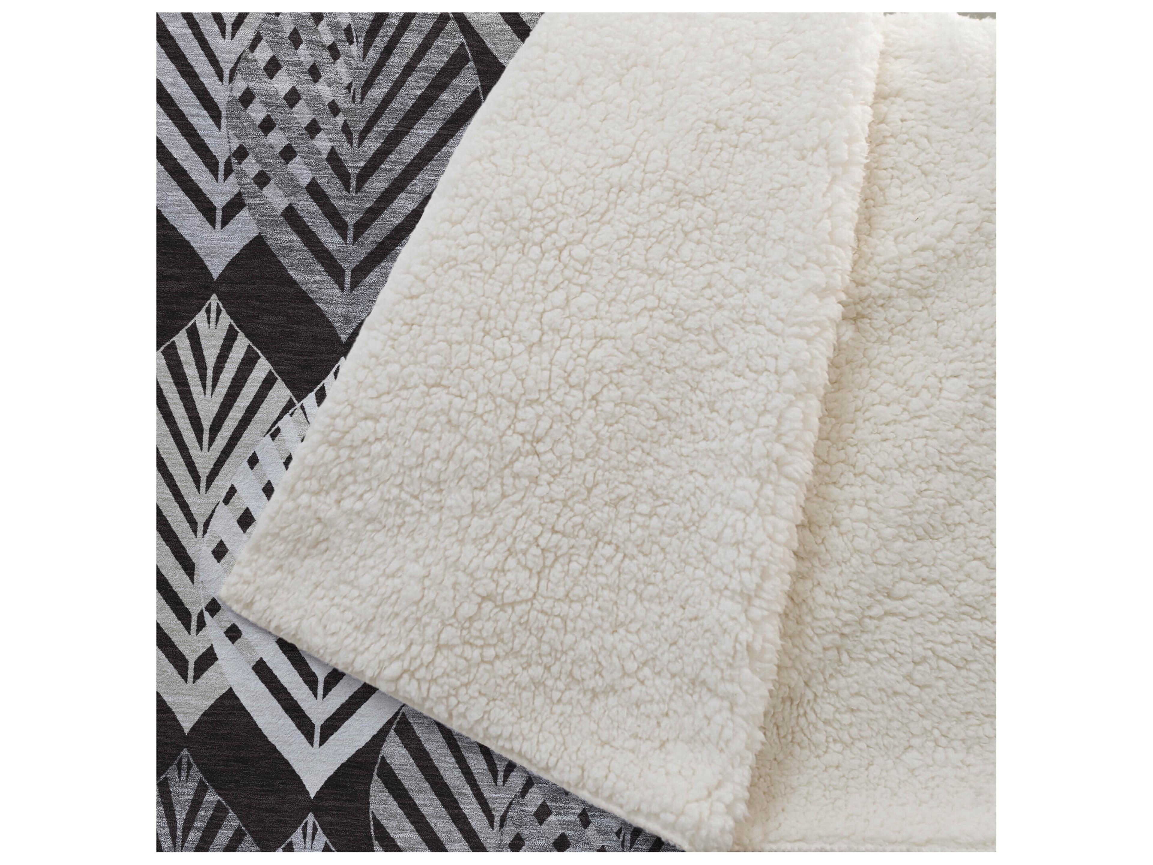 Dalyn Sherpa Black Polyester Throw
