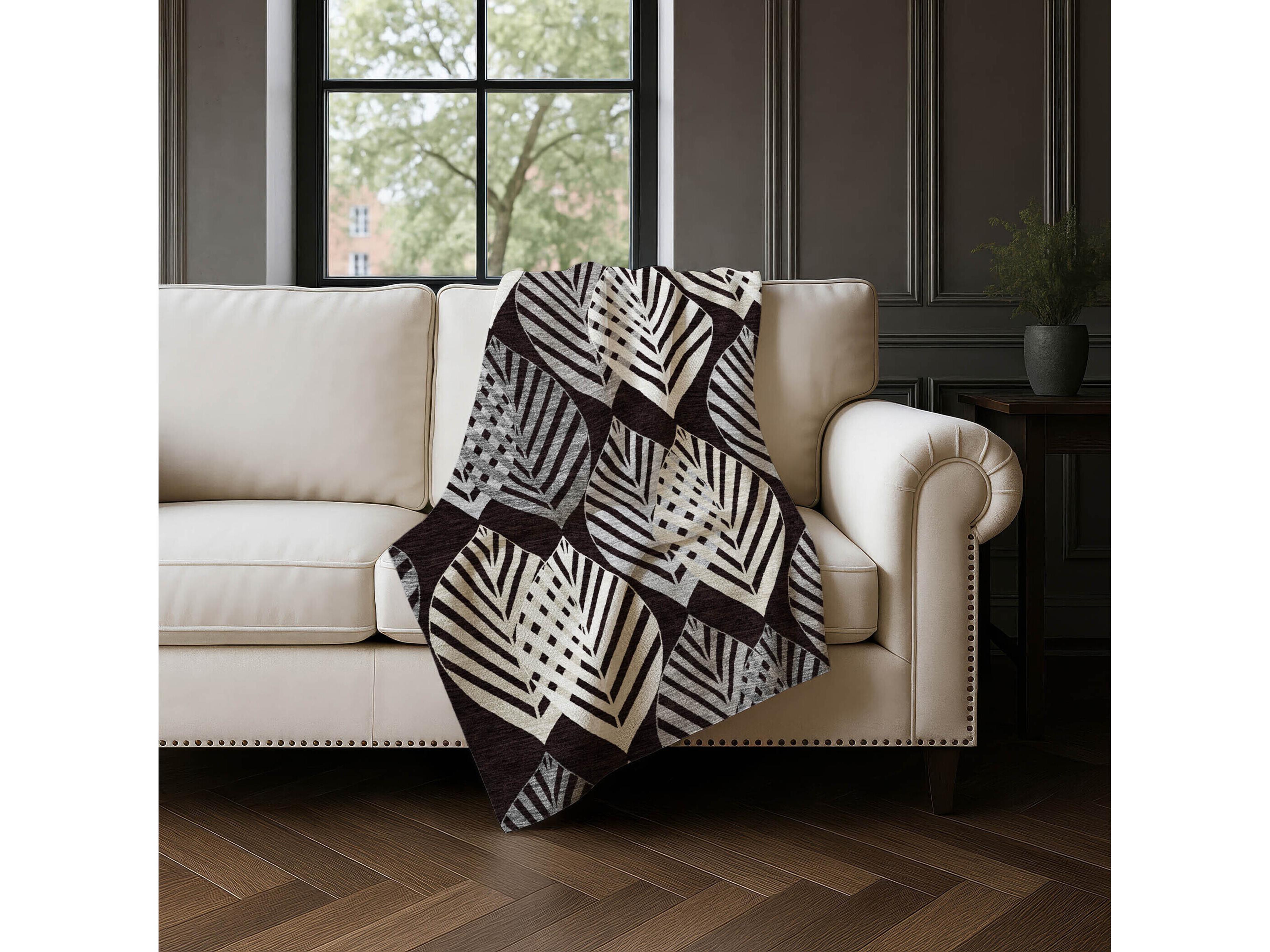 Dalyn Sherpa Black Polyester Throw