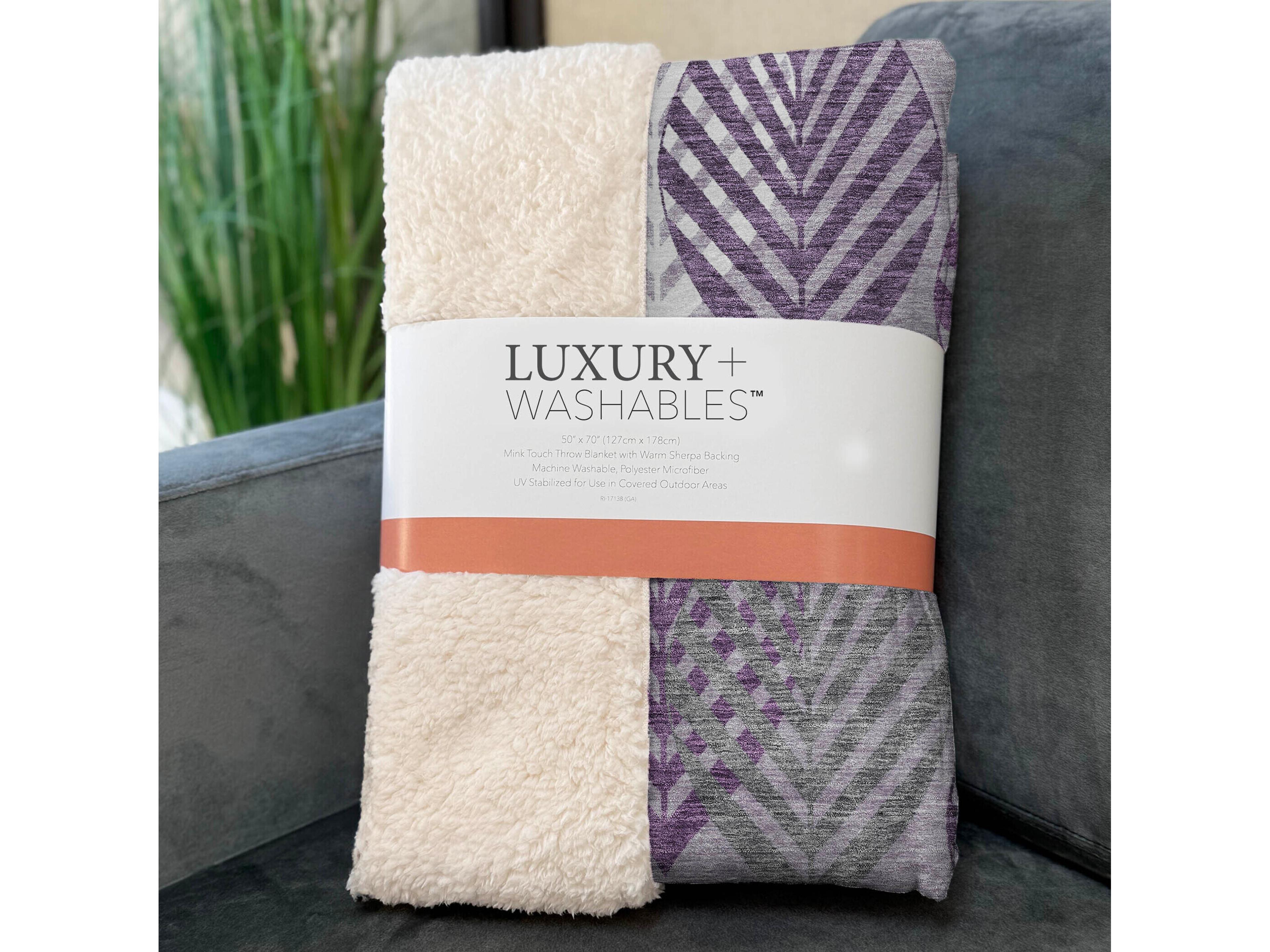 Dalyn Sherpa Purple Polyester Throw