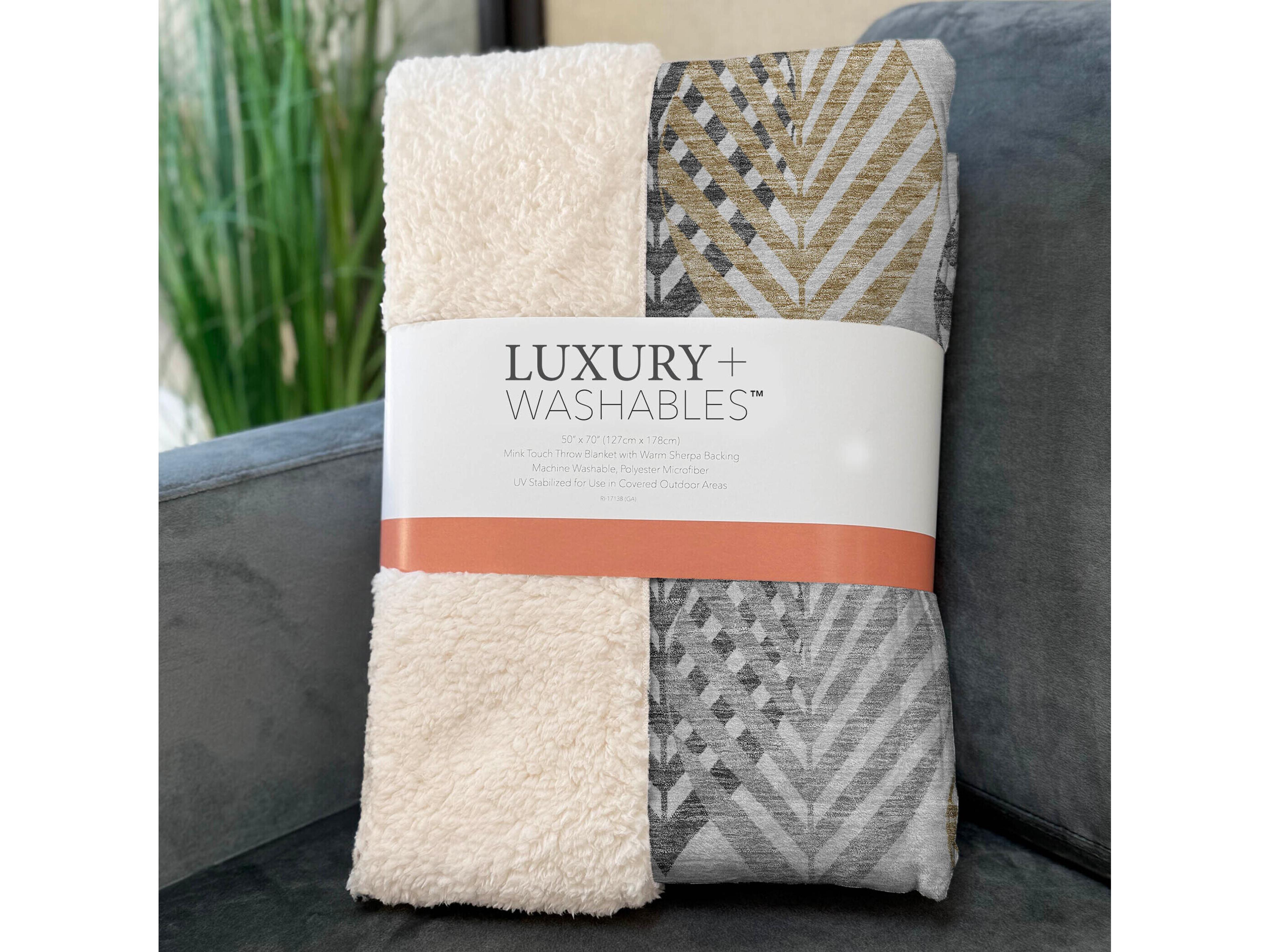 Dalyn Sherpa Gray Polyester Throw