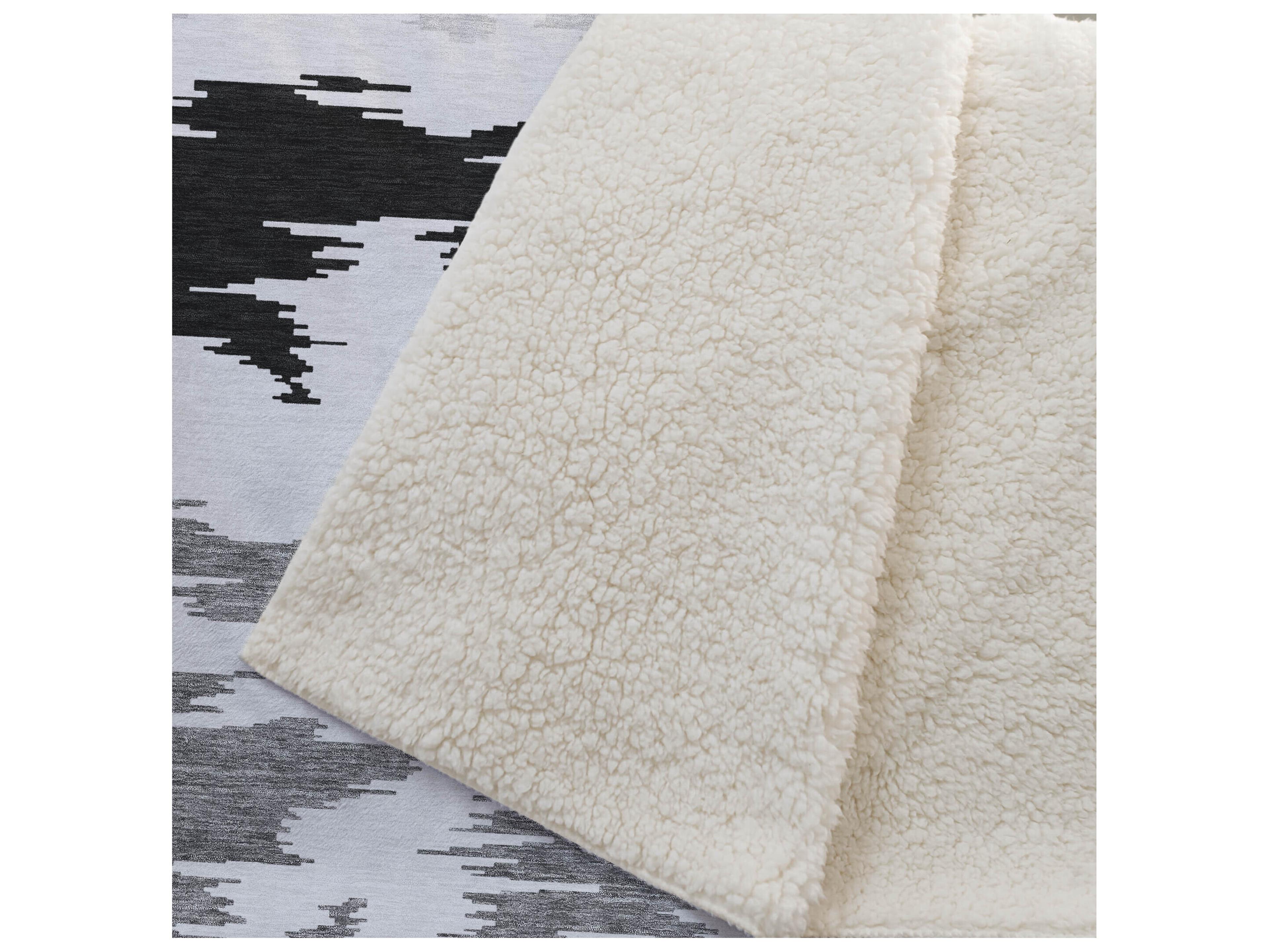 Dalyn Sherpa Black Polyester Throw