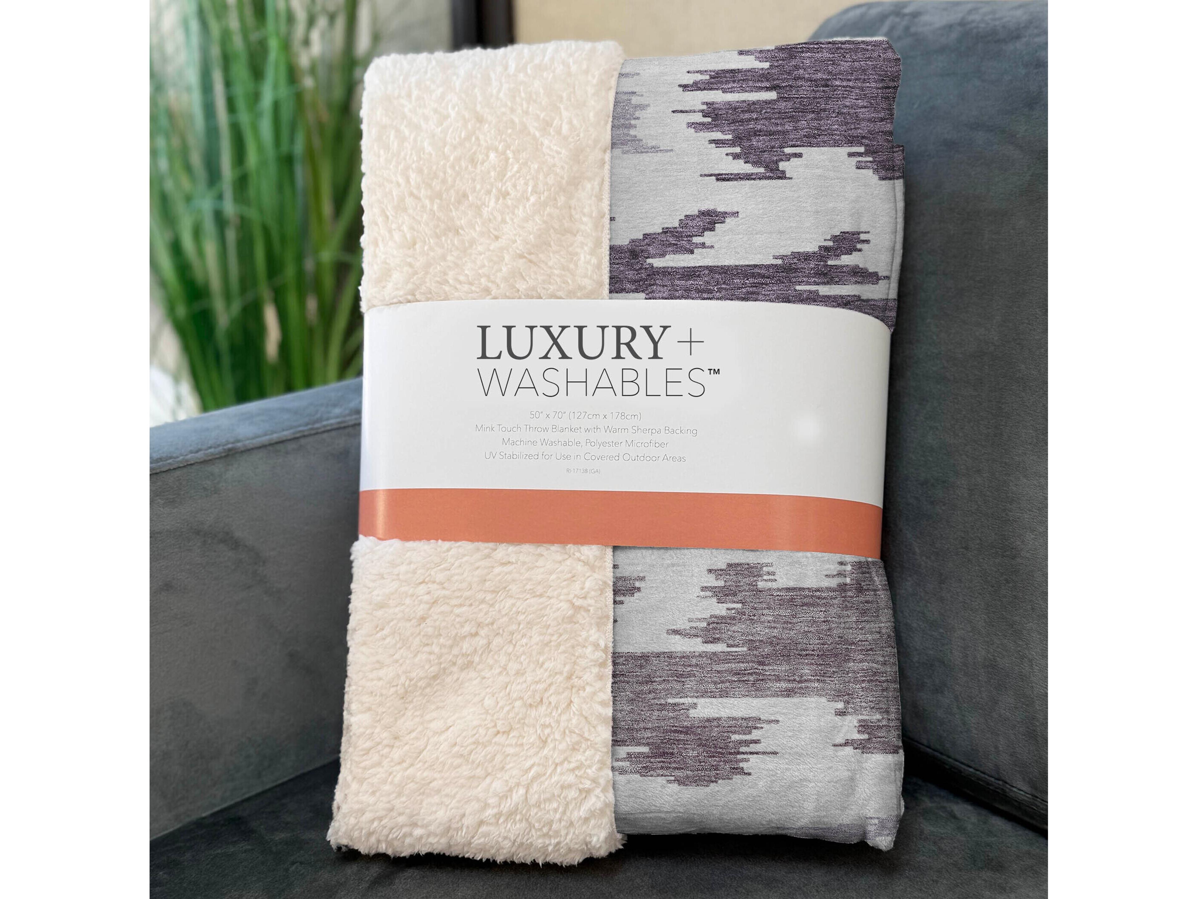 Dalyn Sherpa Purple Polyester Throw