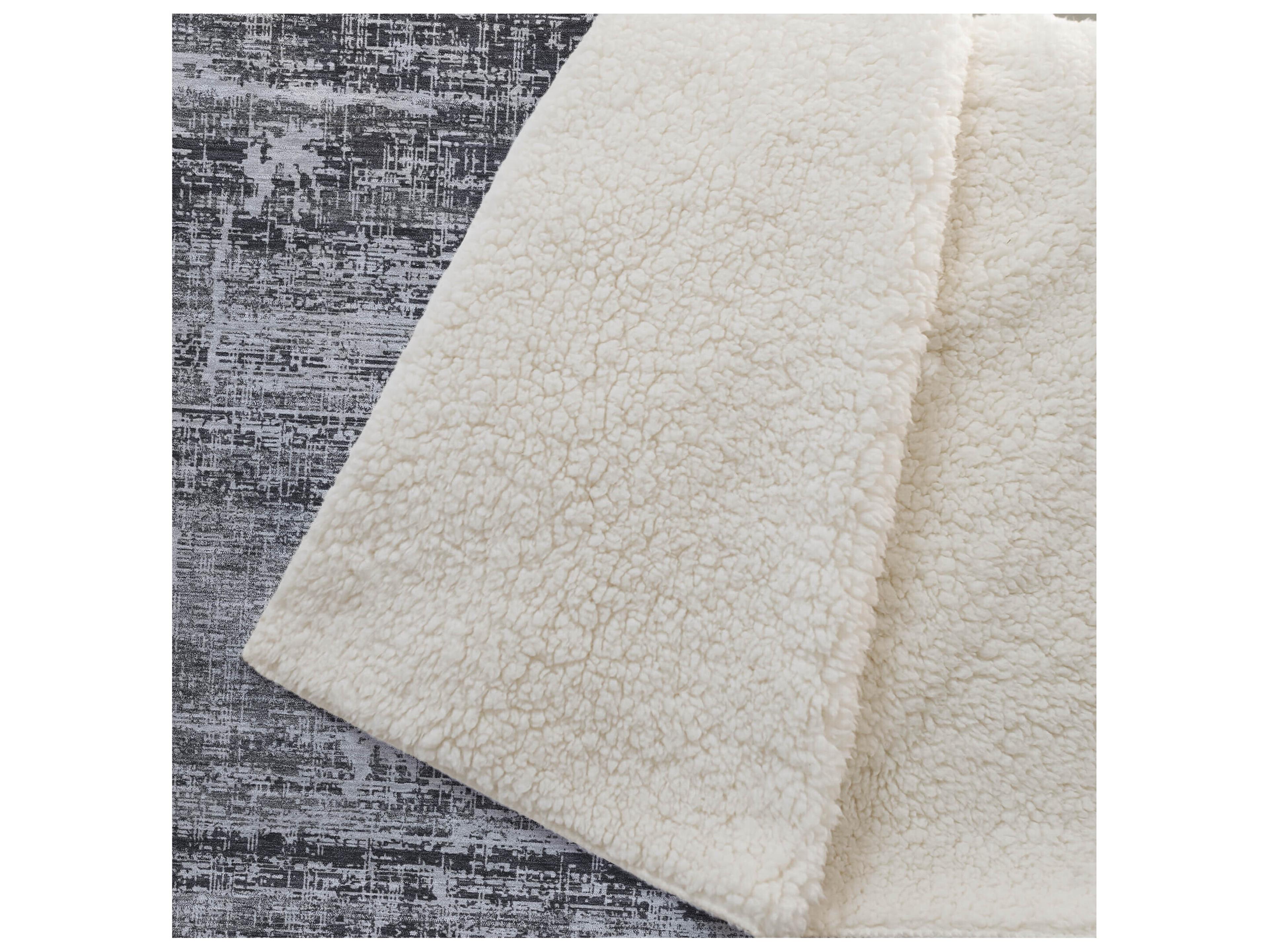 Dalyn Sherpa Black Polyester Throw