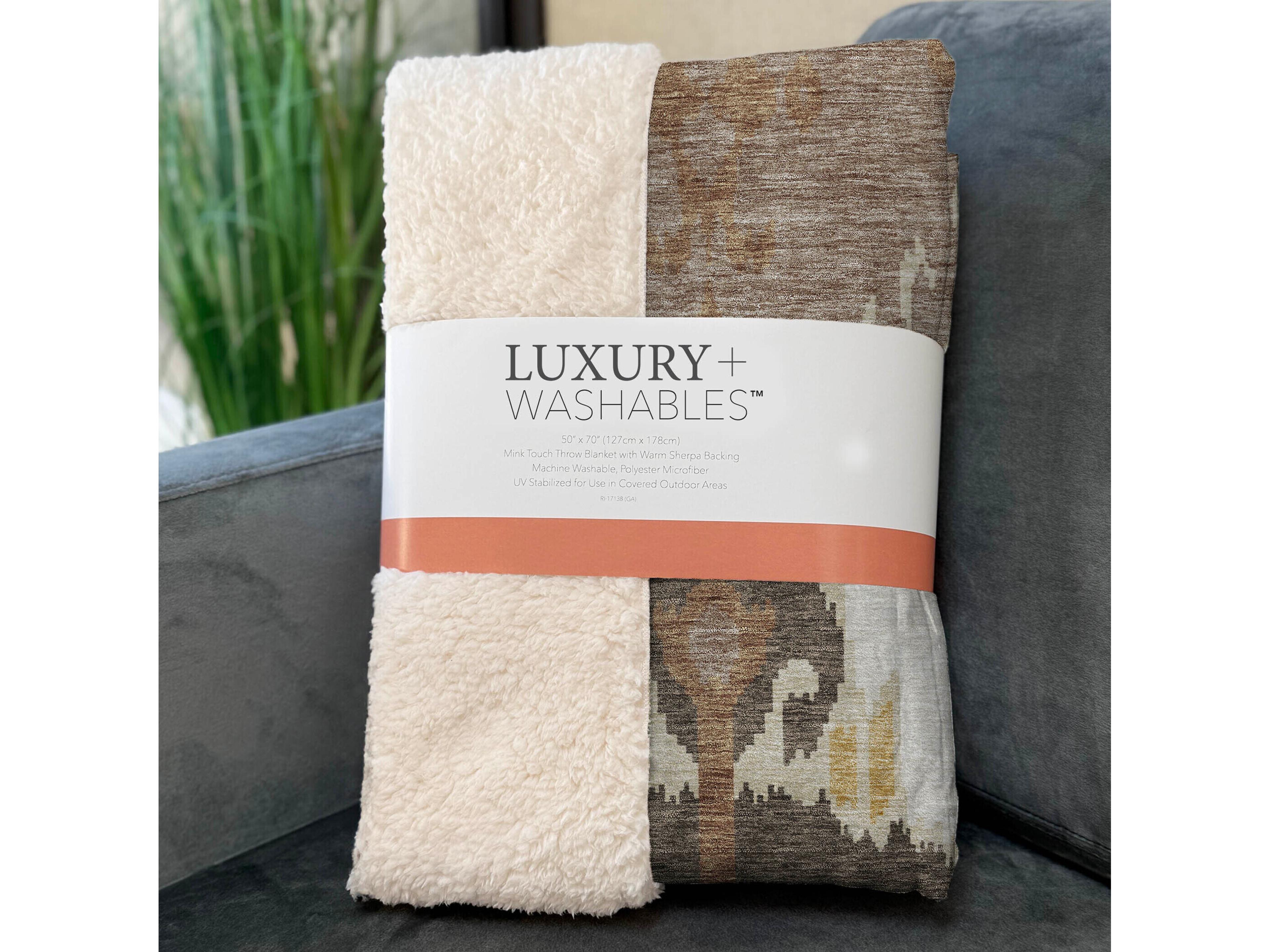 Dalyn Sherpa Brown Polyester Throw