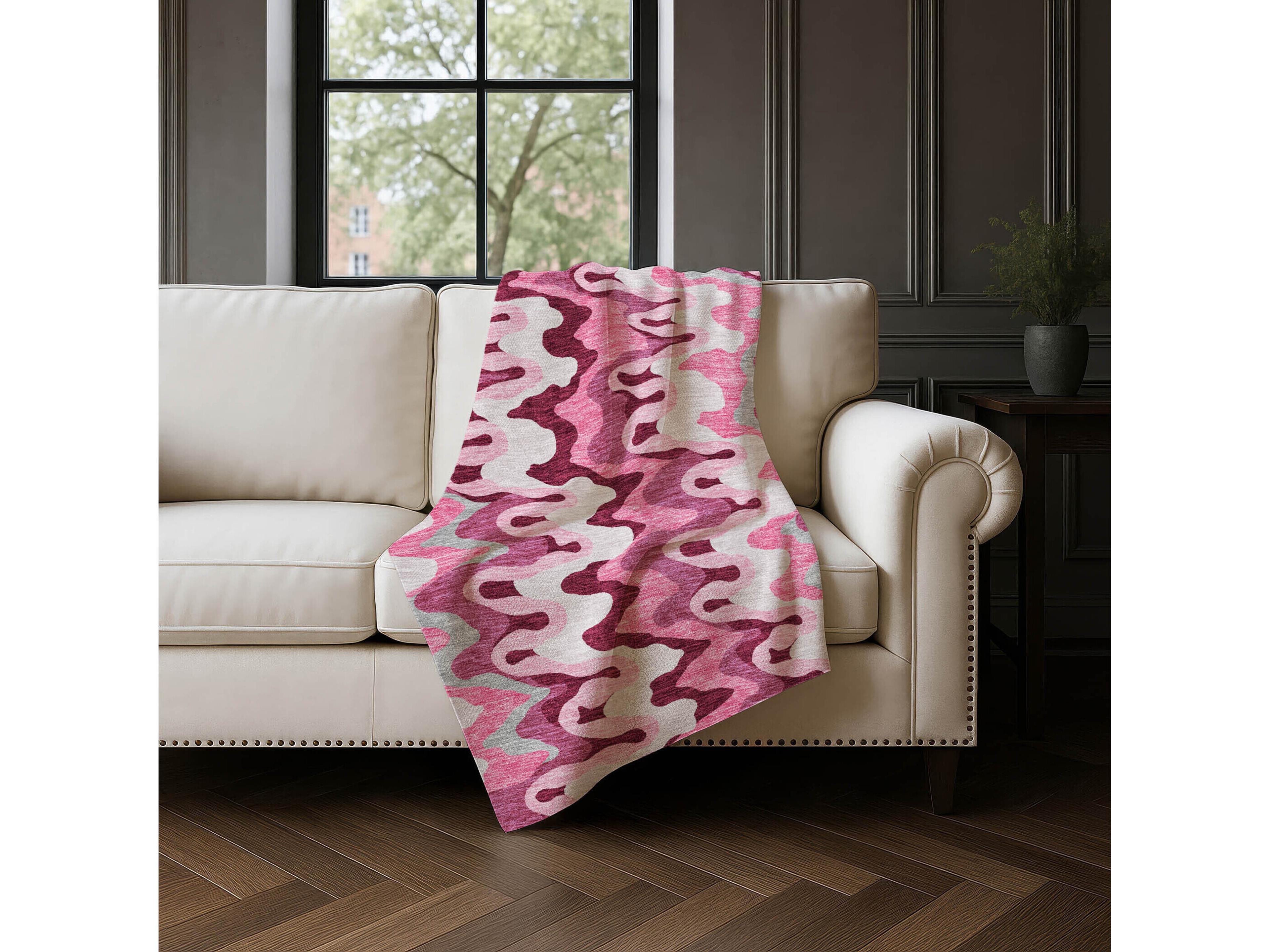 Dalyn Sherpa Pink Polyester Throw