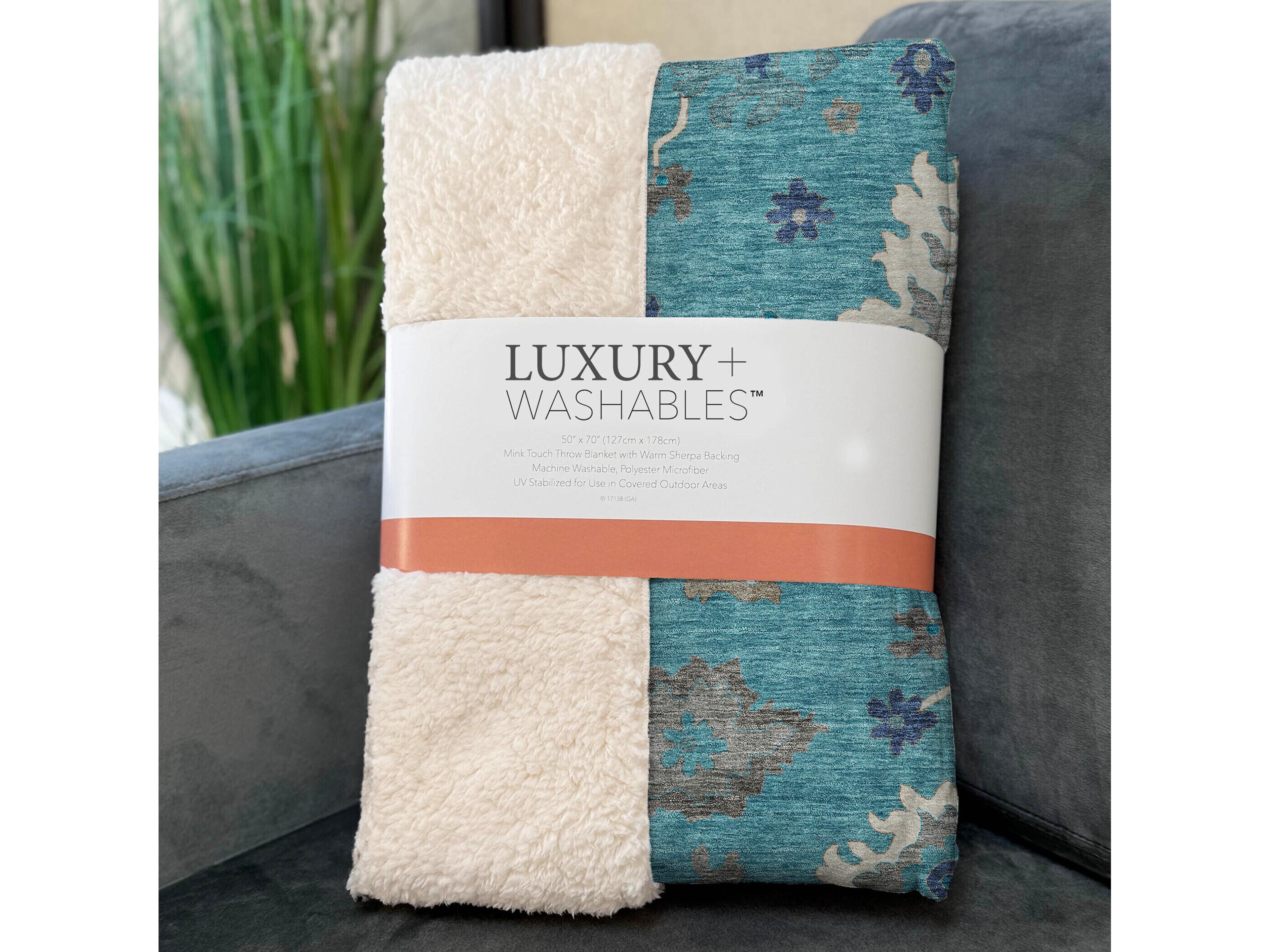 Dalyn Sherpa Teal Polyester Throw