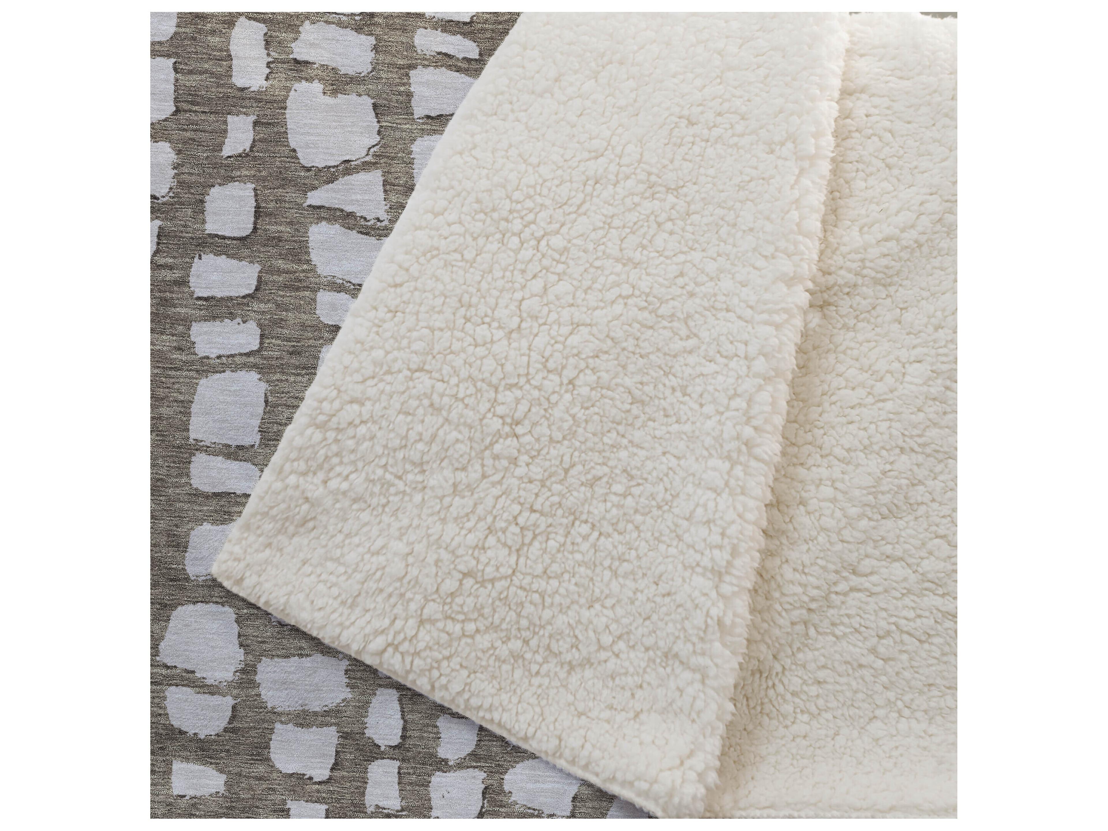 Dalyn Sherpa Brown Polyester Throw