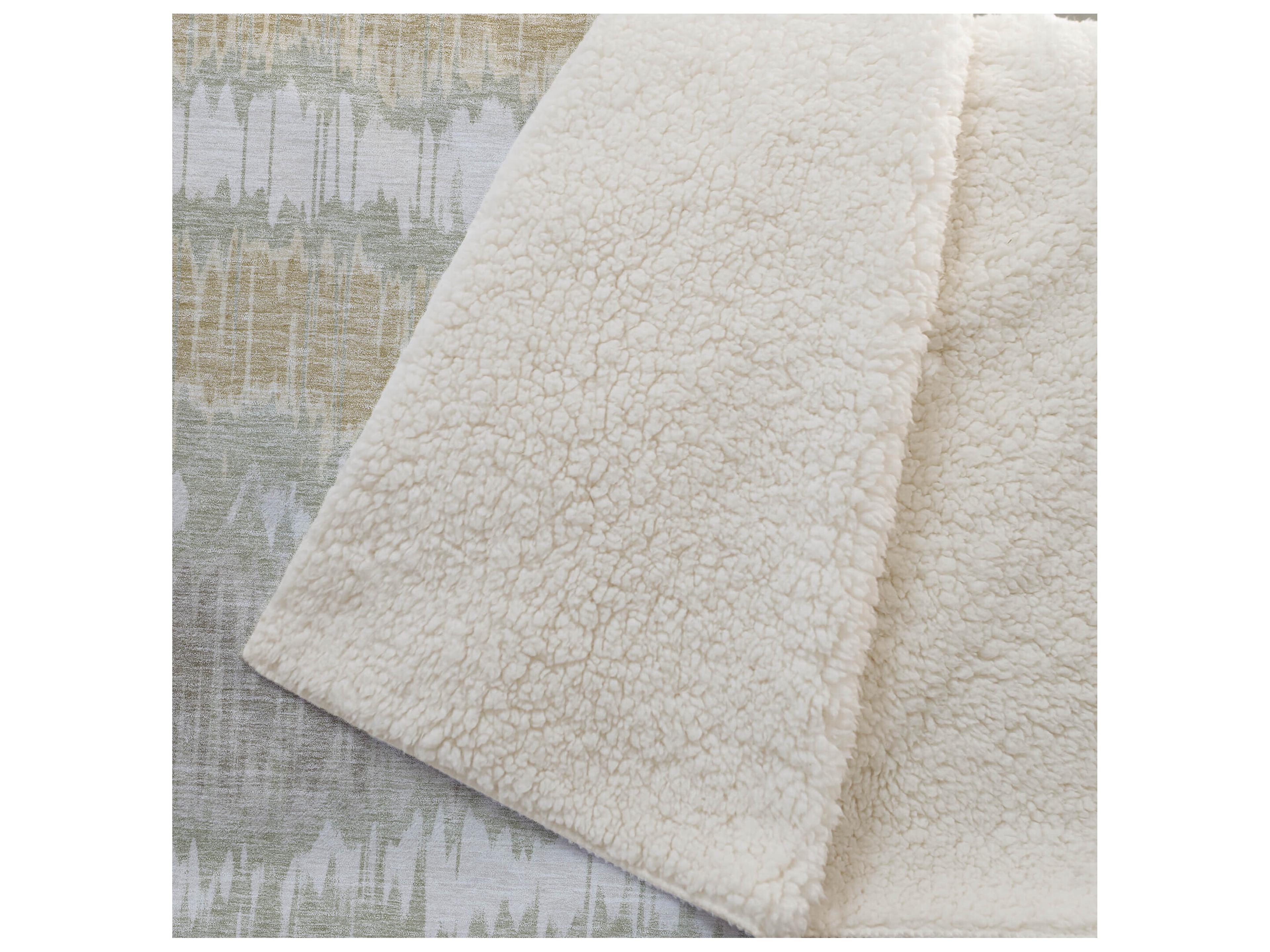 Dalyn Sherpa Green Polyester Throw