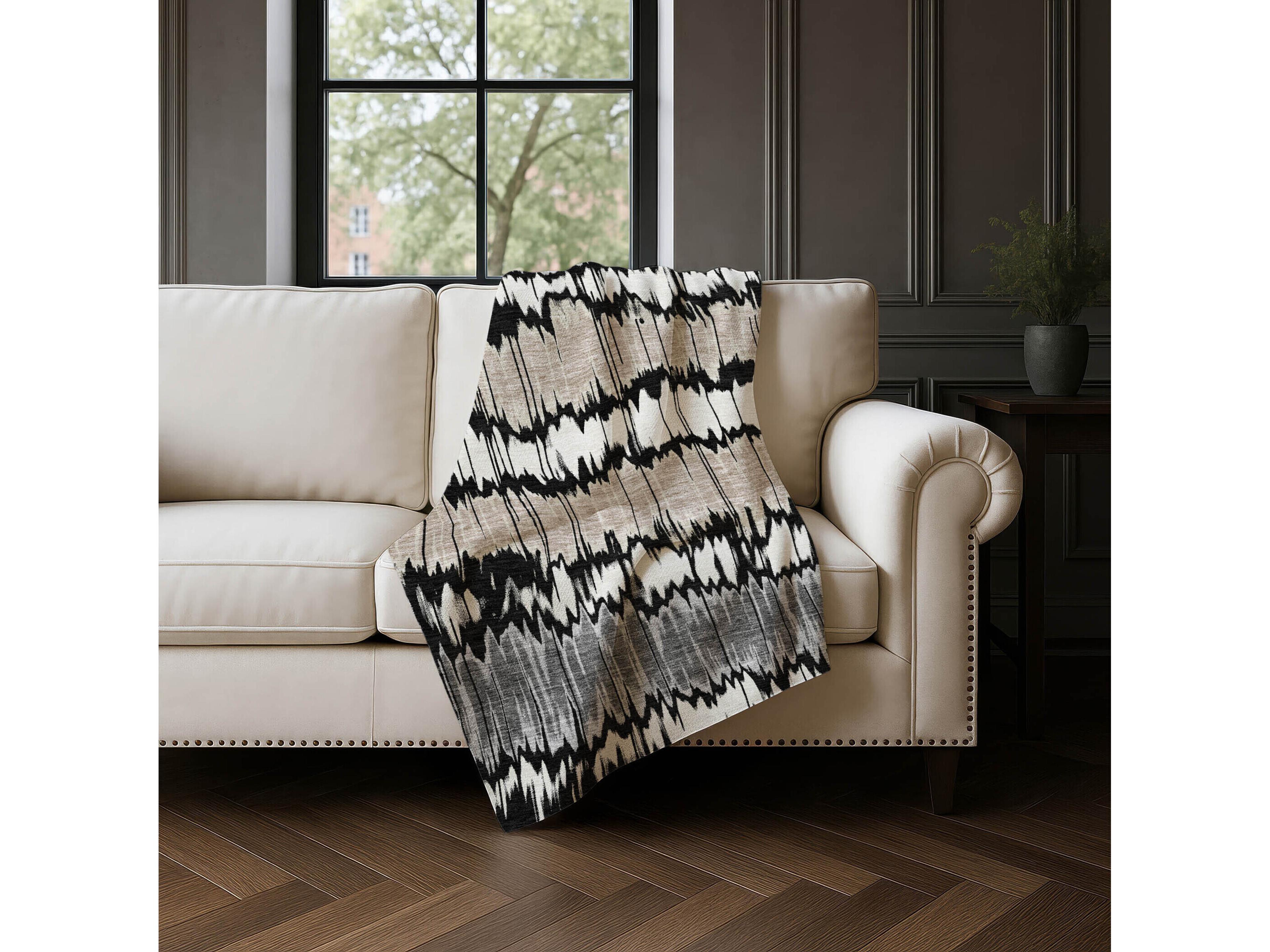 Dalyn Sherpa Black Polyester Throw