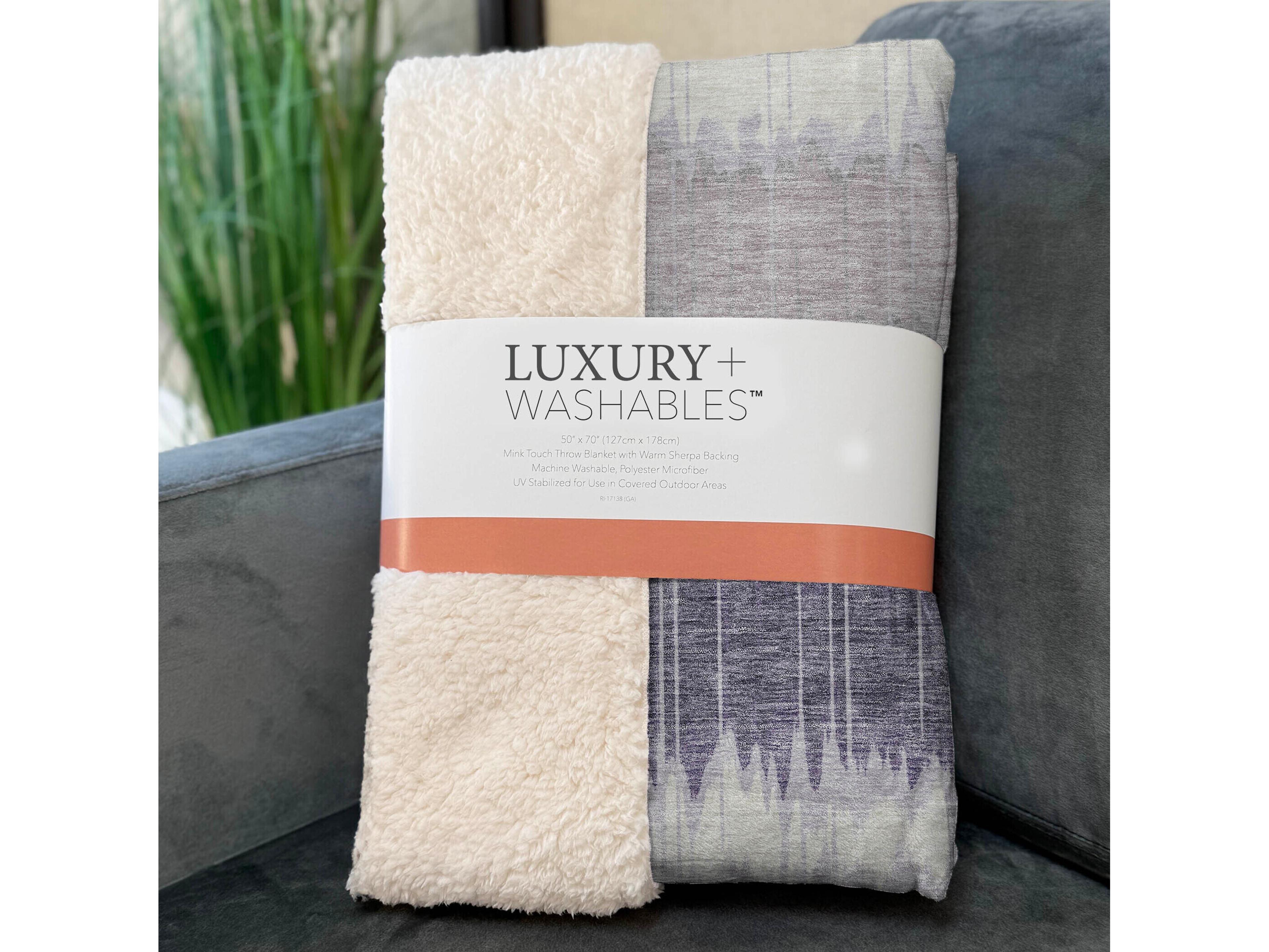 Dalyn Sherpa Purple Polyester Throw