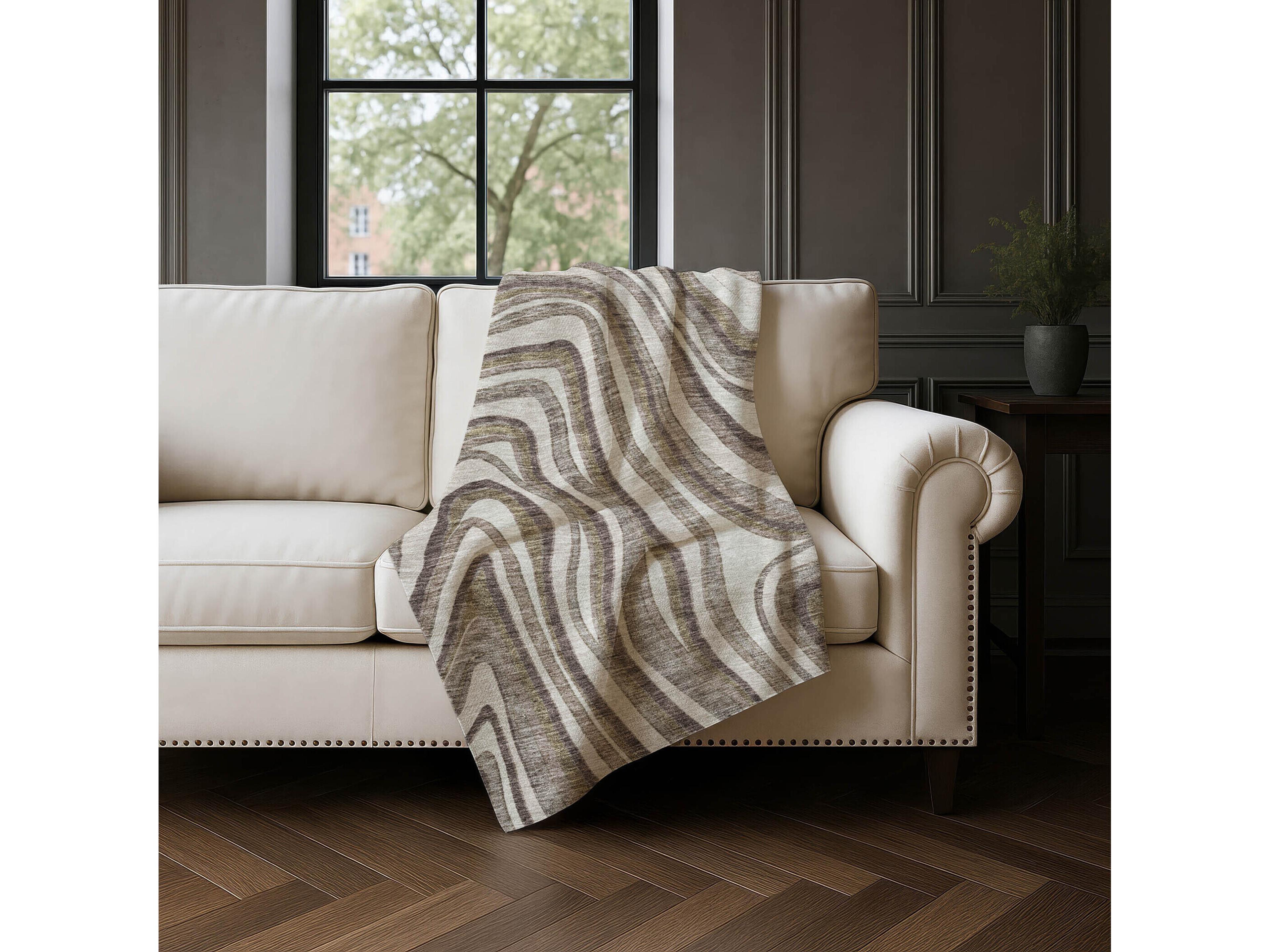 Dalyn Sherpa Brown Polyester Throw
