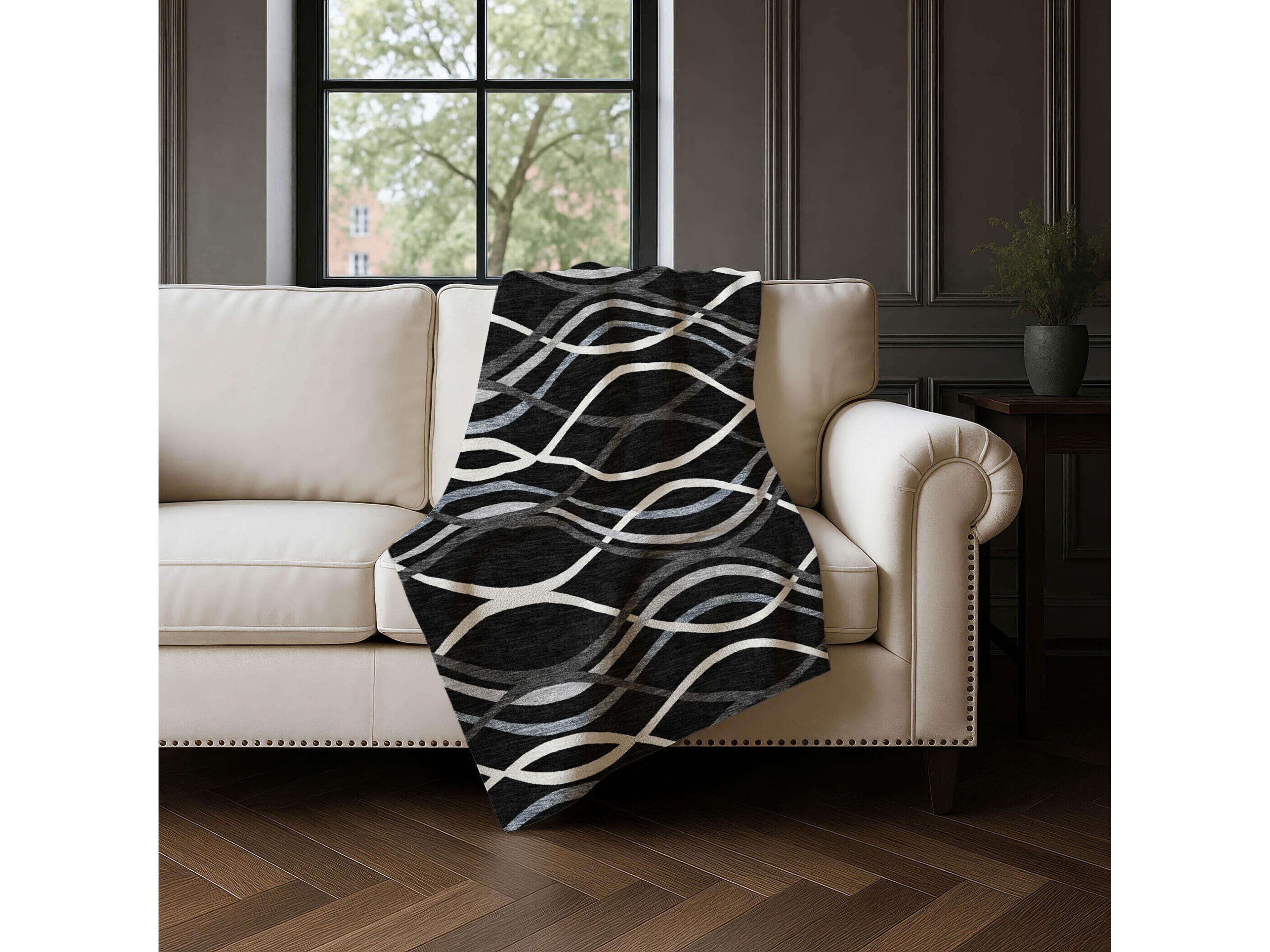 Dalyn Sherpa Black Polyester Throw