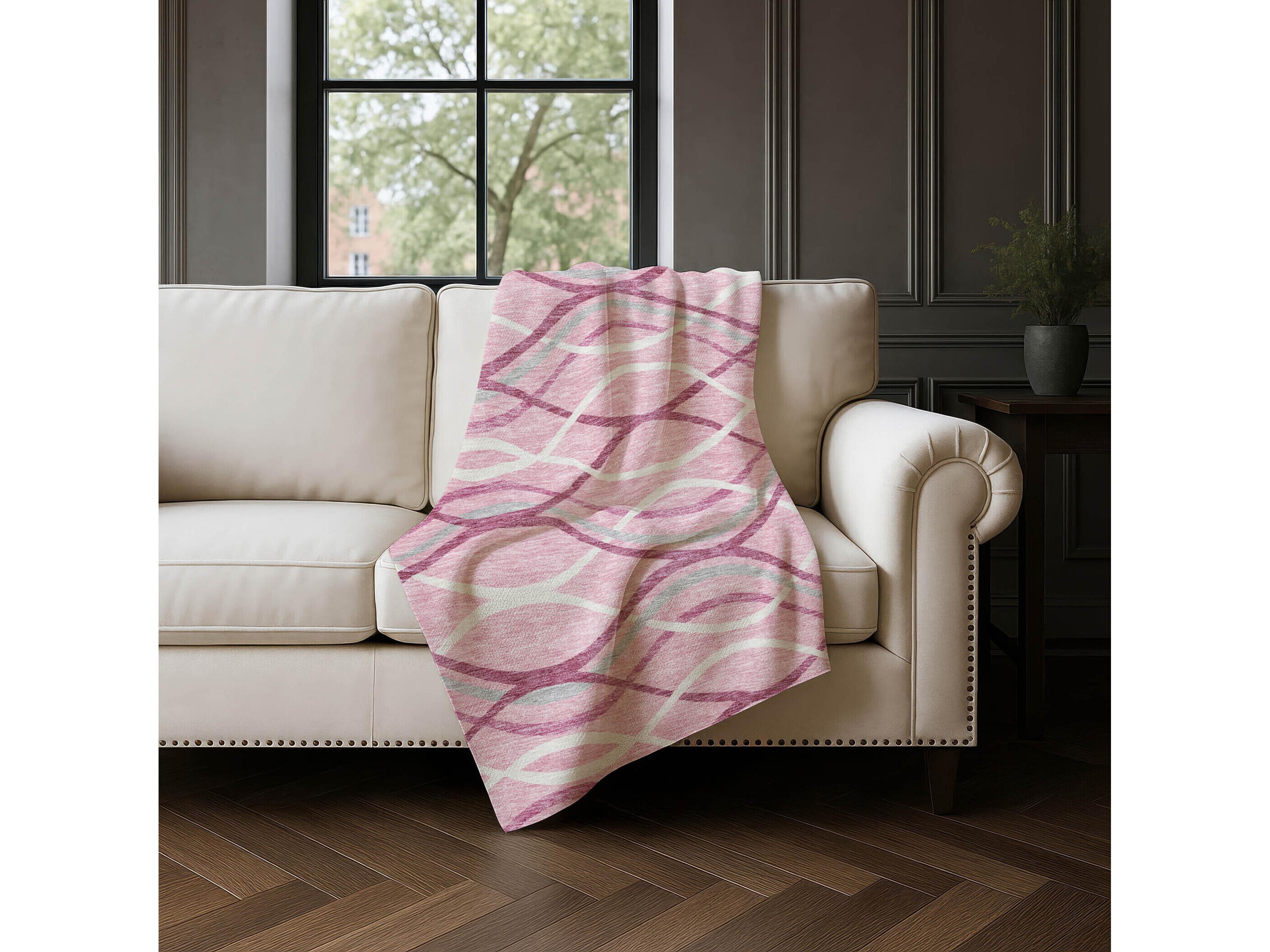 Dalyn Sherpa Pink Polyester Throw