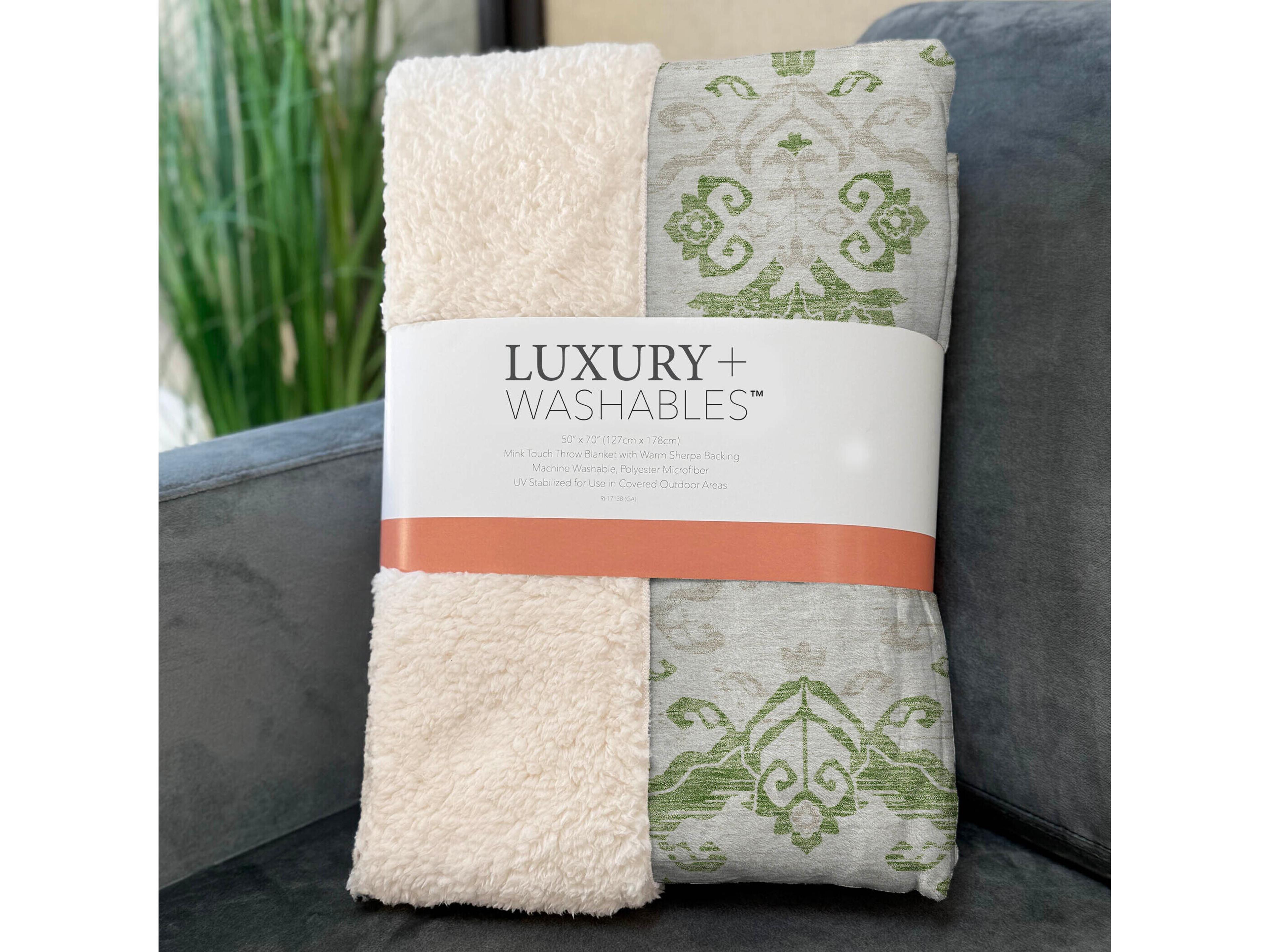 Dalyn Sherpa Green Polyester Throw