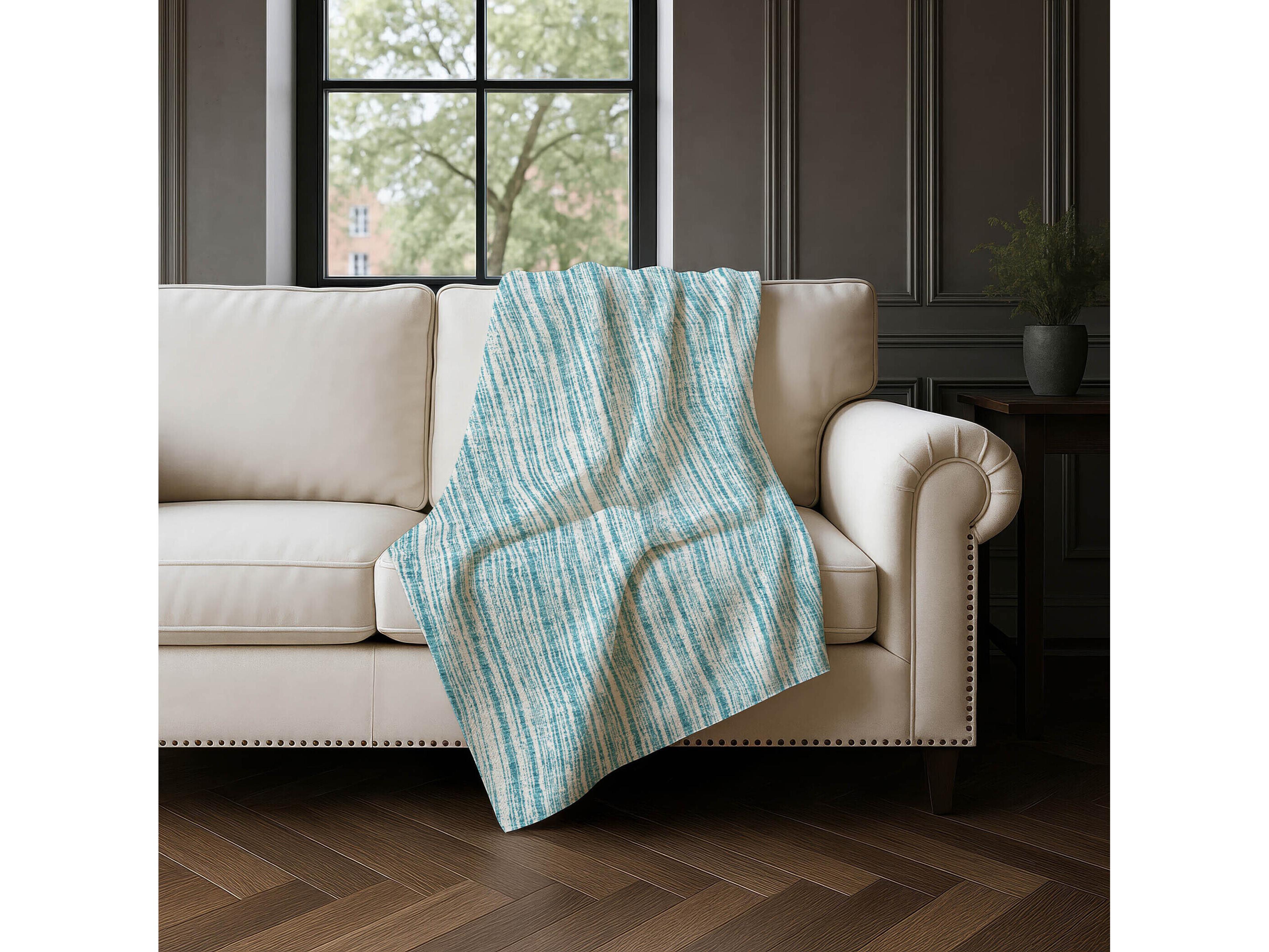 Dalyn Sherpa Teal Polyester Throw