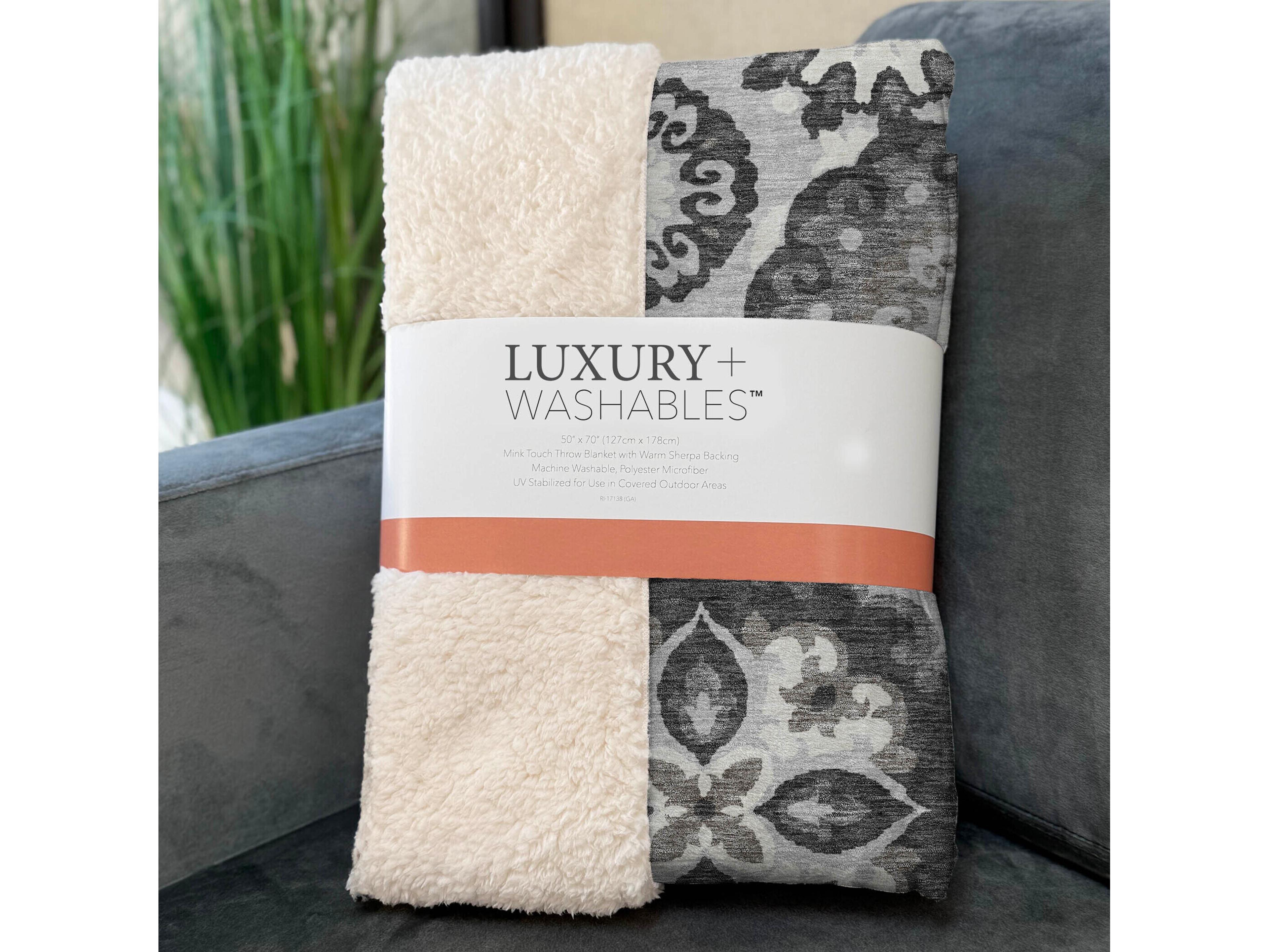 Dalyn Sherpa Gray Polyester Throw