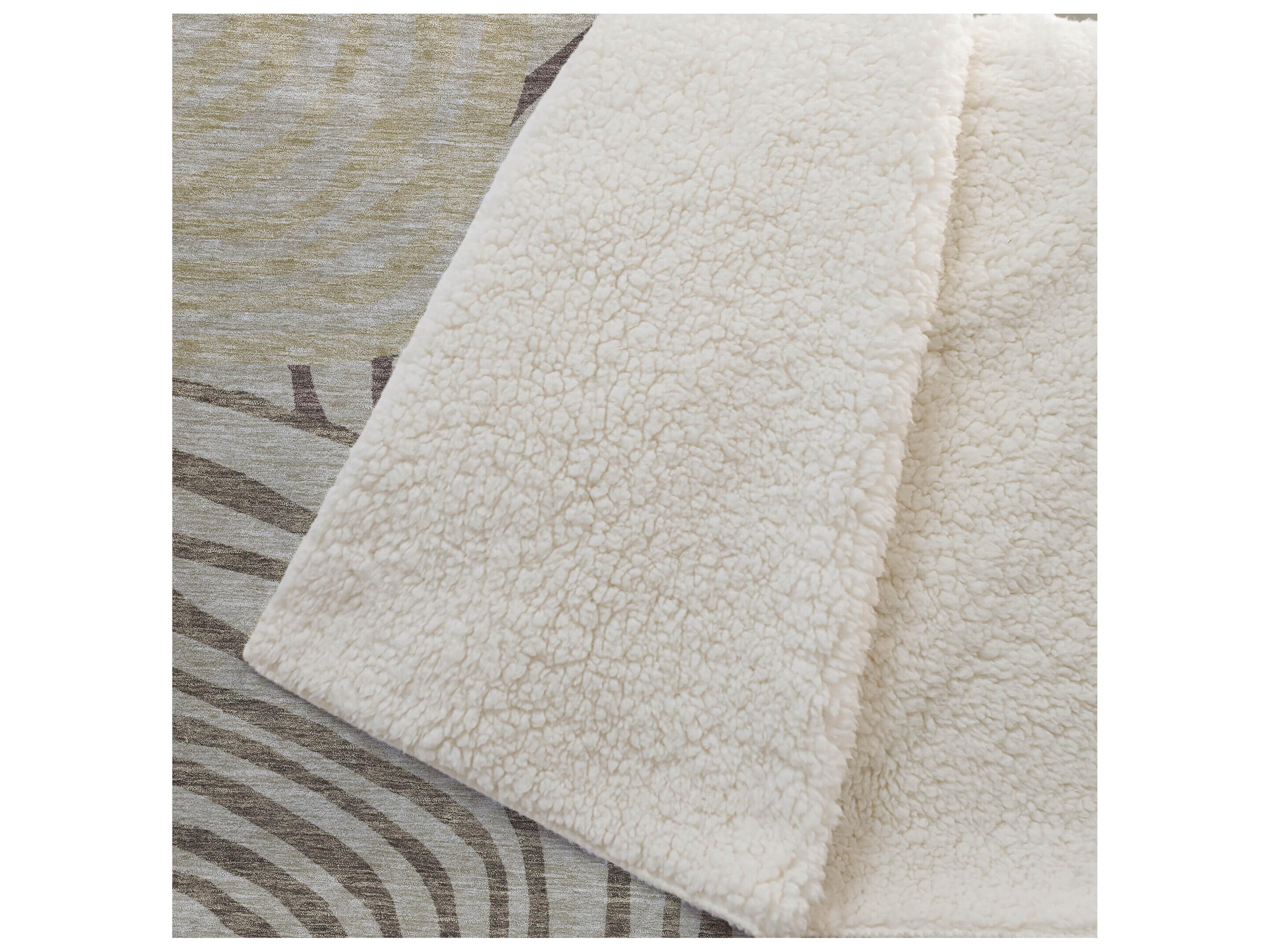 Dalyn Sherpa Brown Polyester Throw