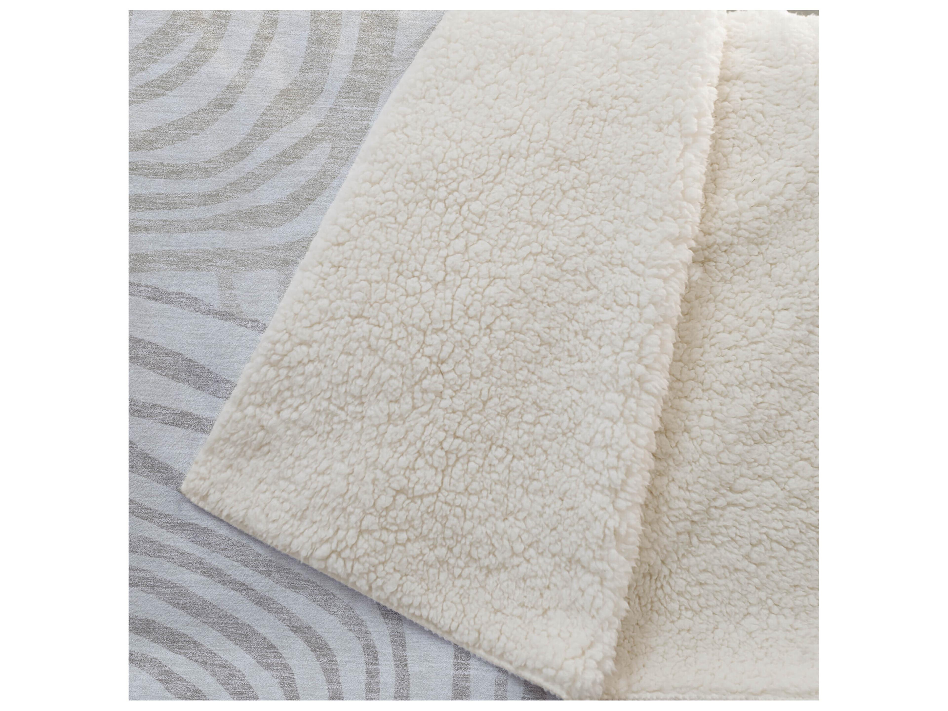 Dalyn Sherpa Ivory Polyester Throw