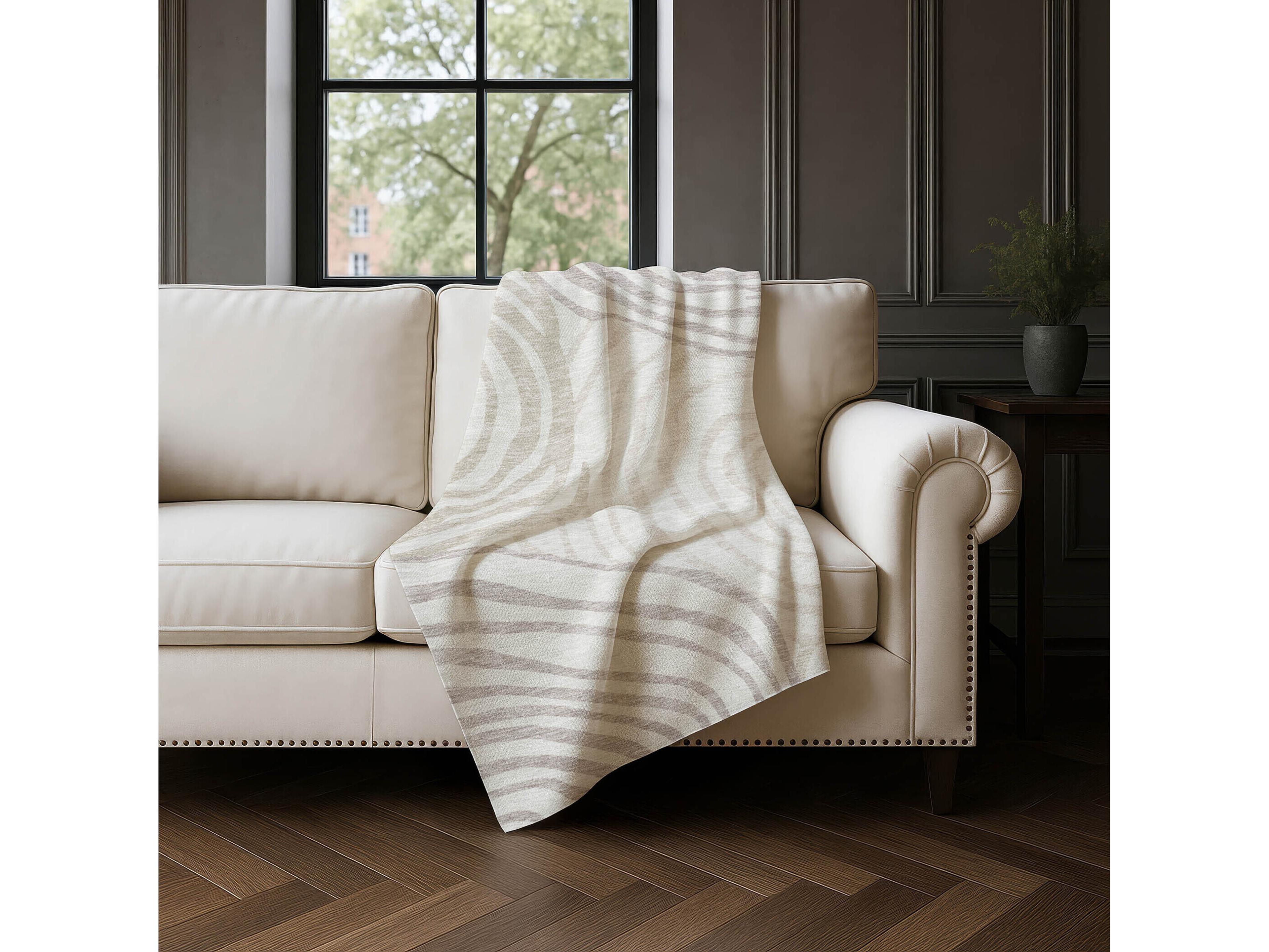 Dalyn Sherpa Ivory Polyester Throw