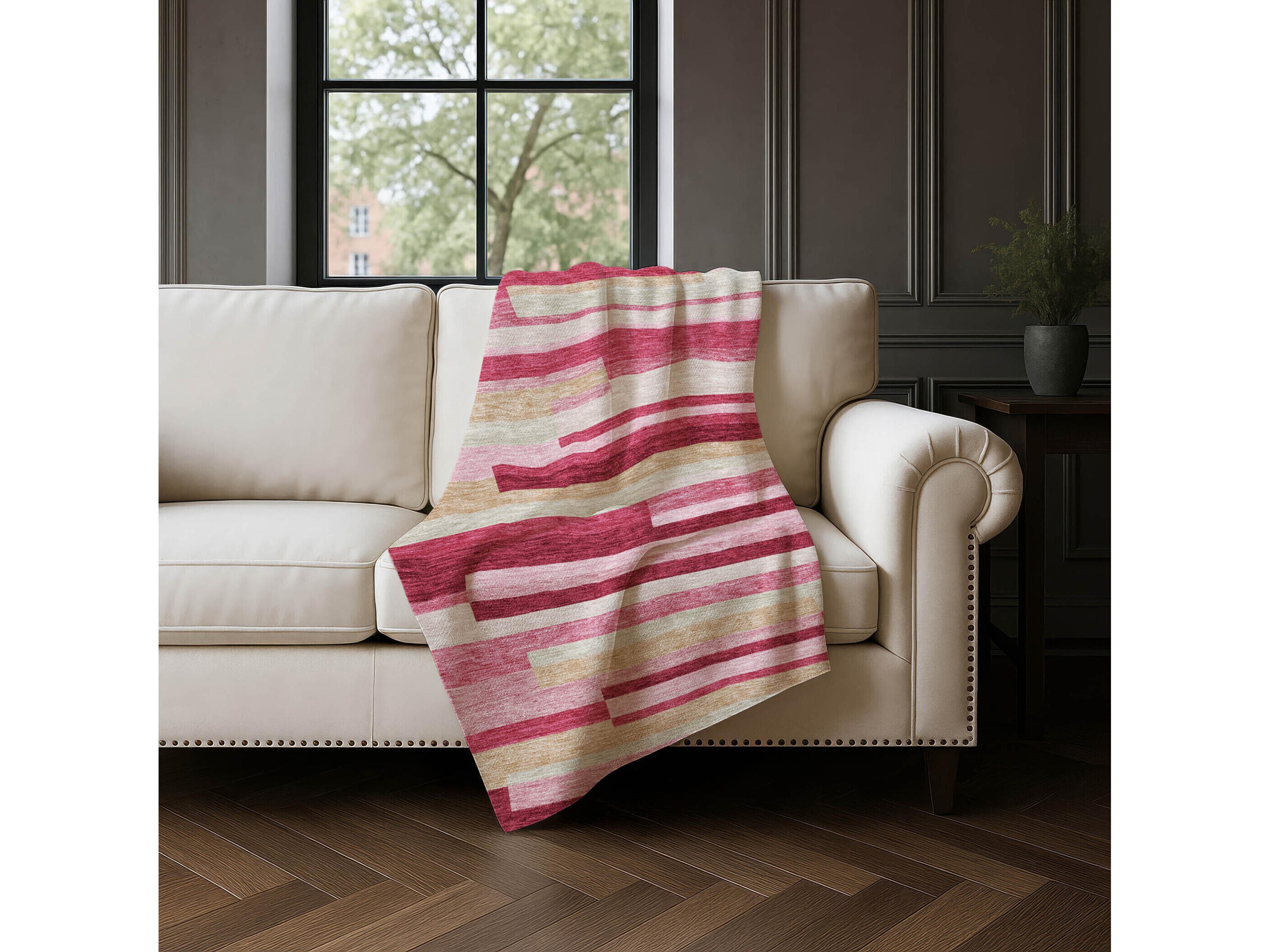 Dalyn Sherpa Pink Polyester Throw