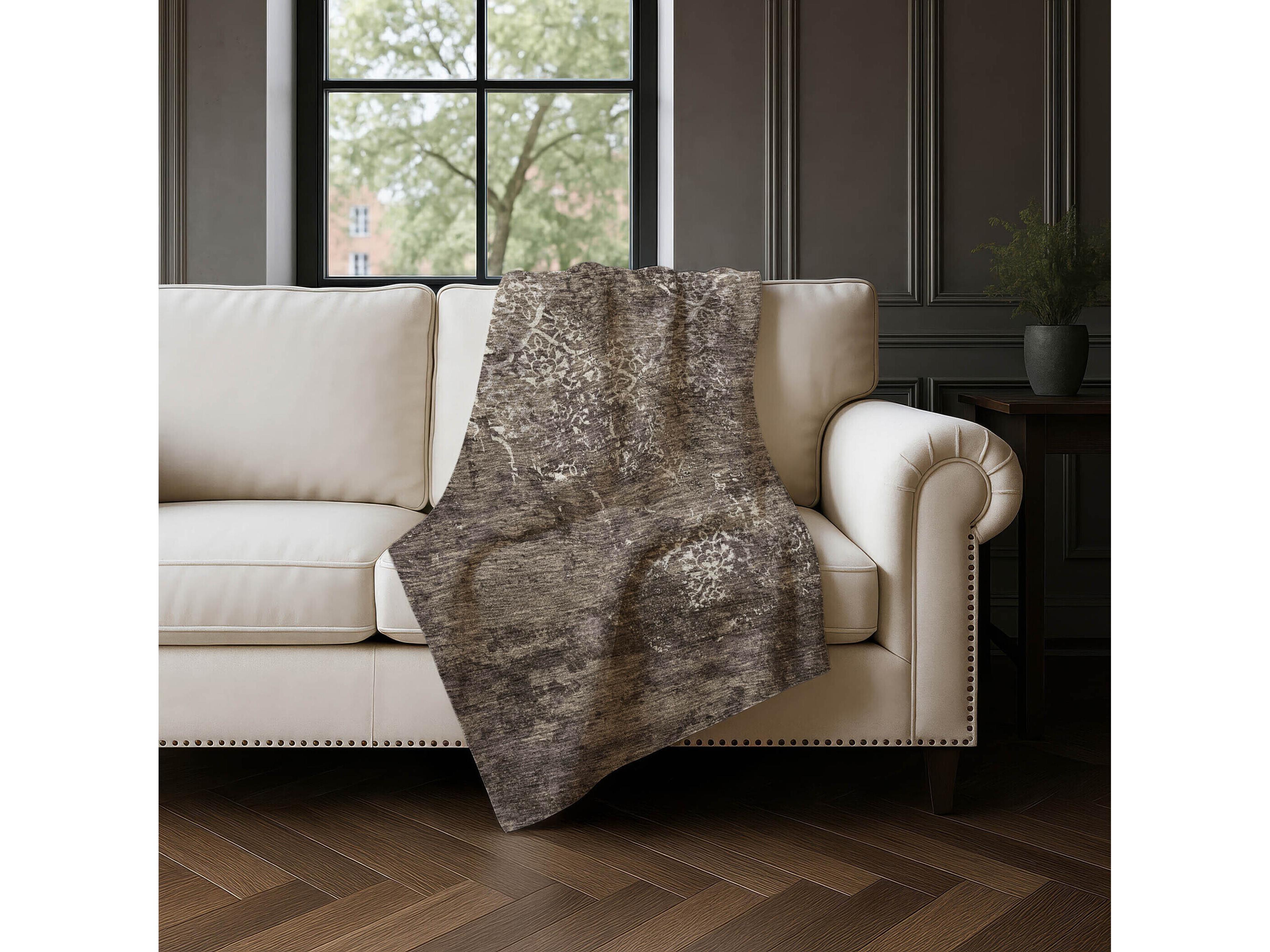 Dalyn Sherpa Brown Polyester Throw