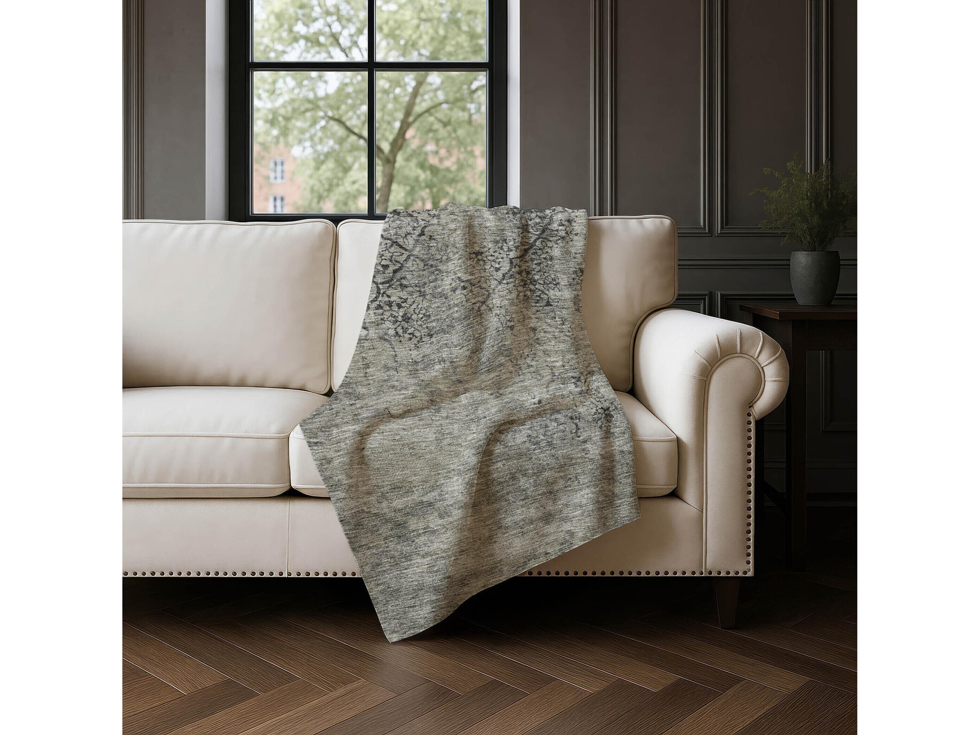 Dalyn Sherpa Brown Polyester Throw