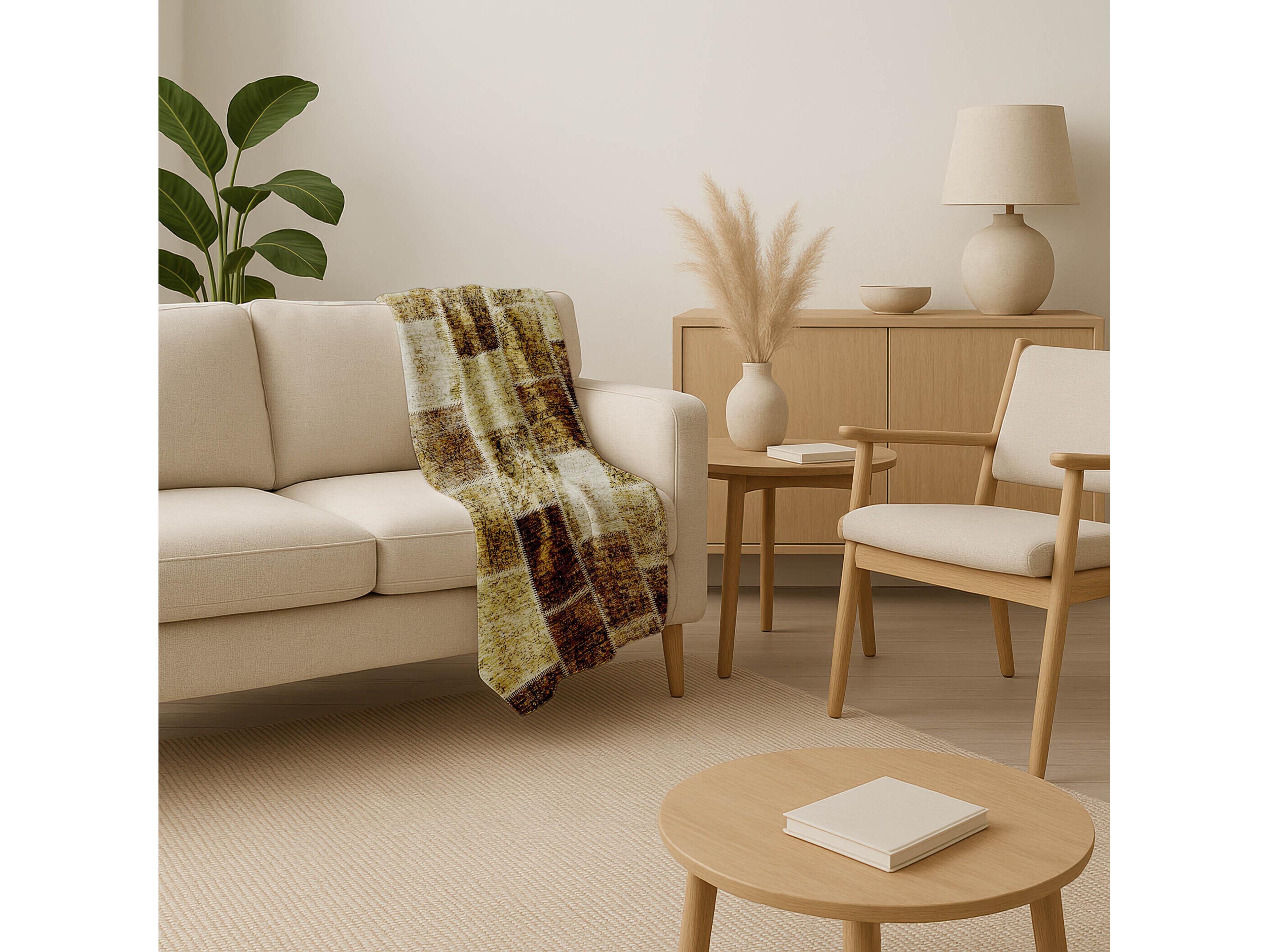 Dalyn Sherpa Brown Polyester Throw