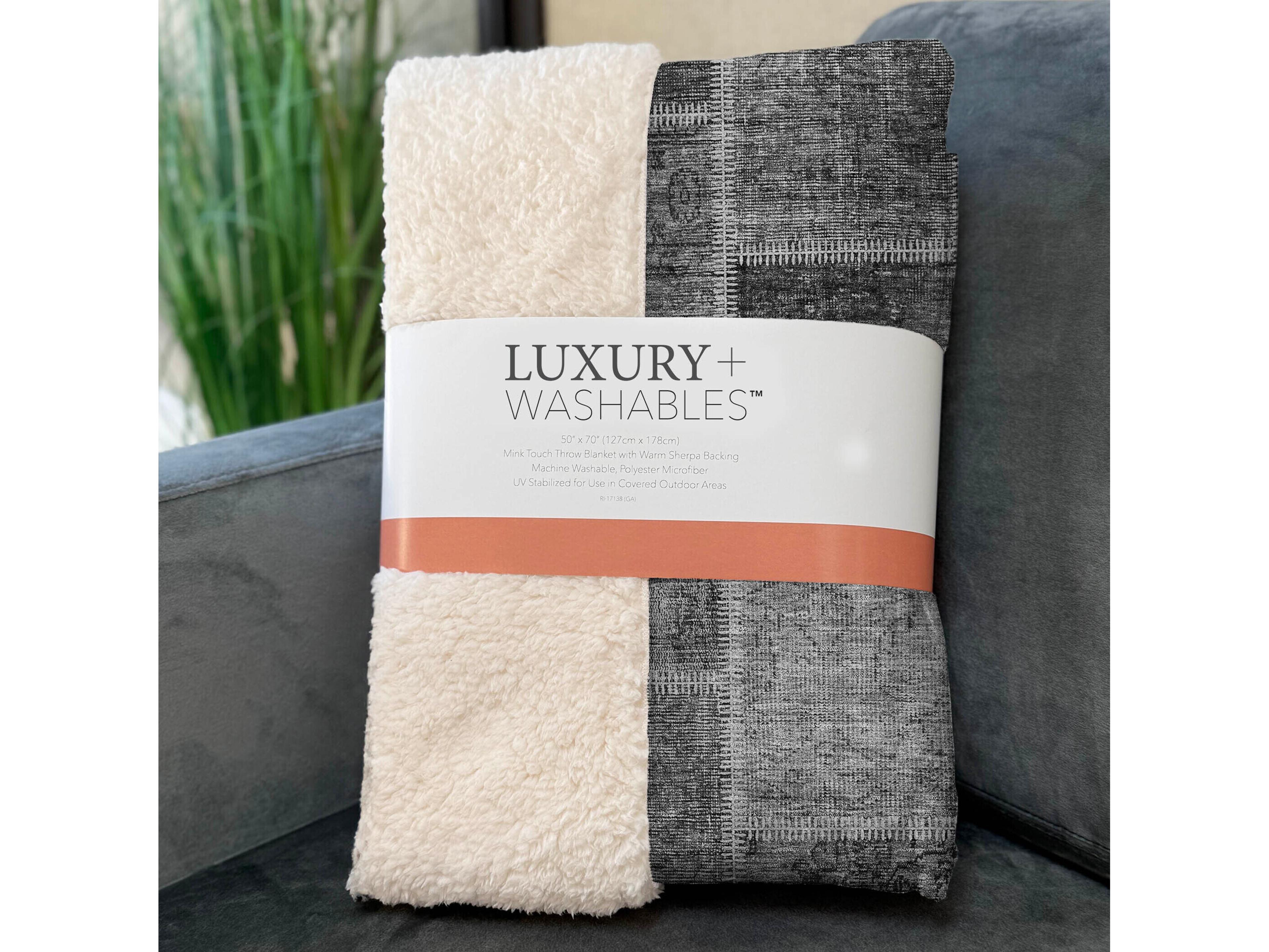 Dalyn Sherpa Gray Polyester Throw