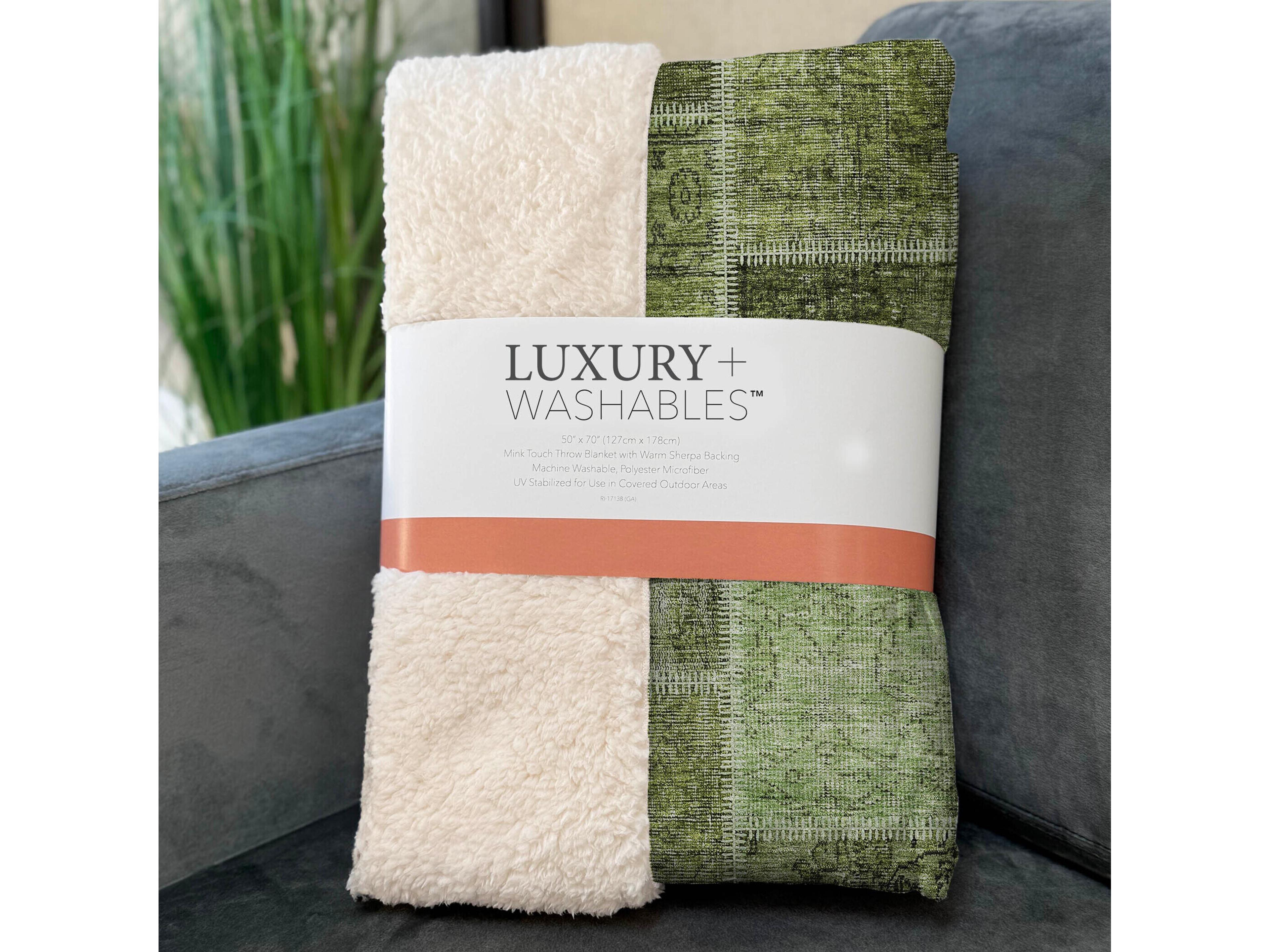 Dalyn Sherpa Green Polyester Throw