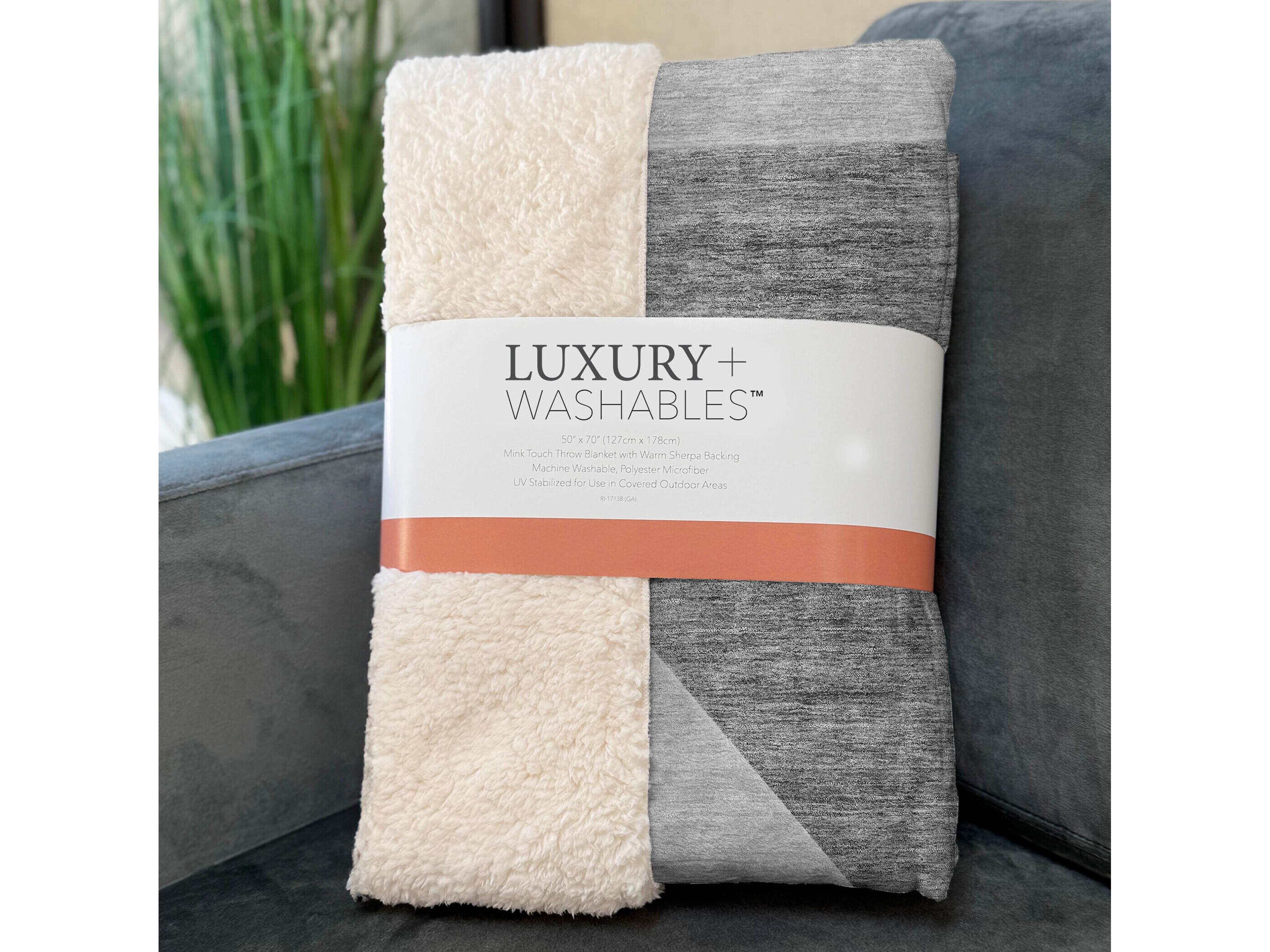 Dalyn Sherpa Gray Polyester Throw